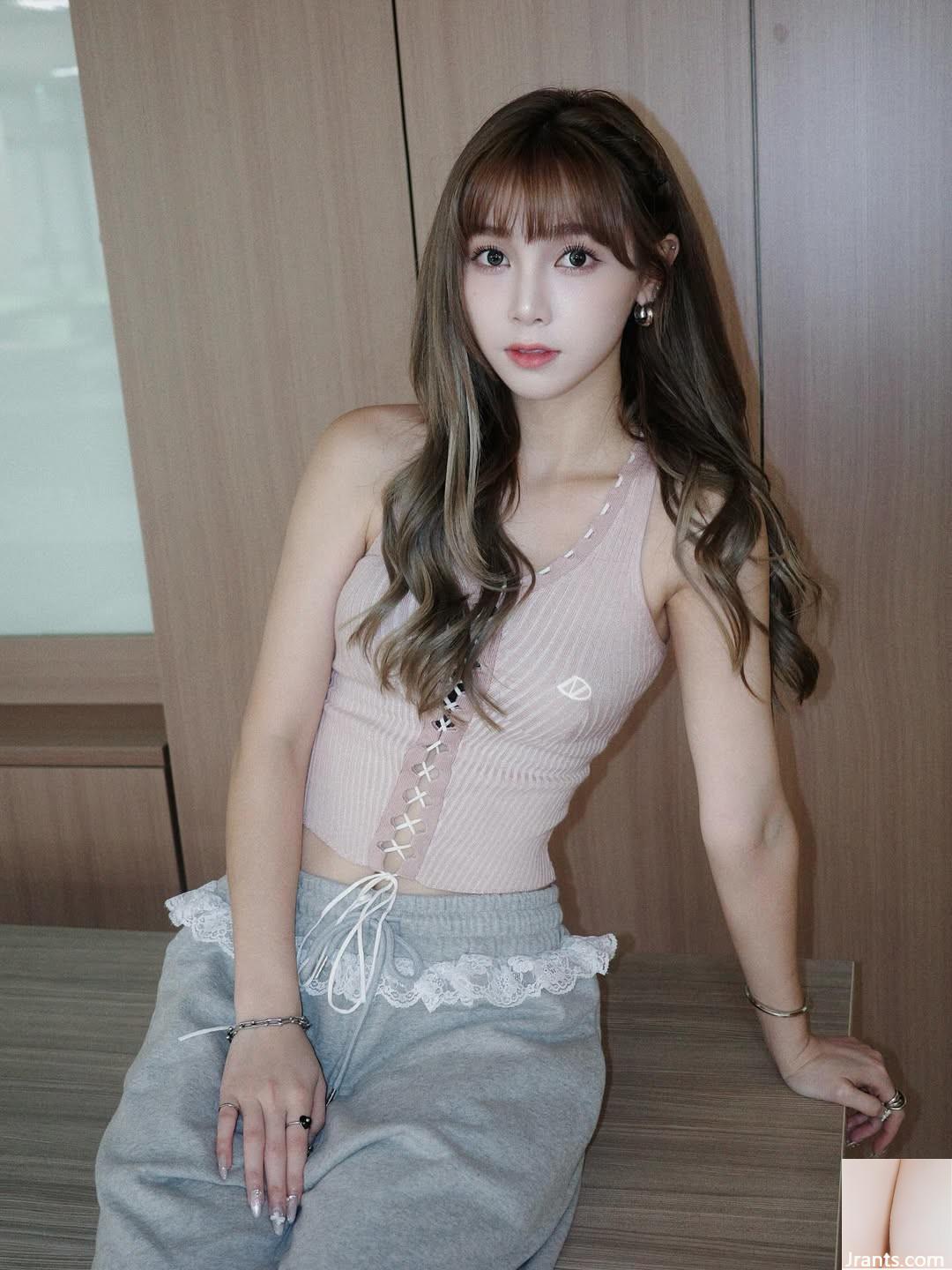 “Su Yunyu Strawberry” có ngoại hình xinh đẹp và vóc dáng tuyệt vời, đầy quyến rũ (10P) - Ảnh 7