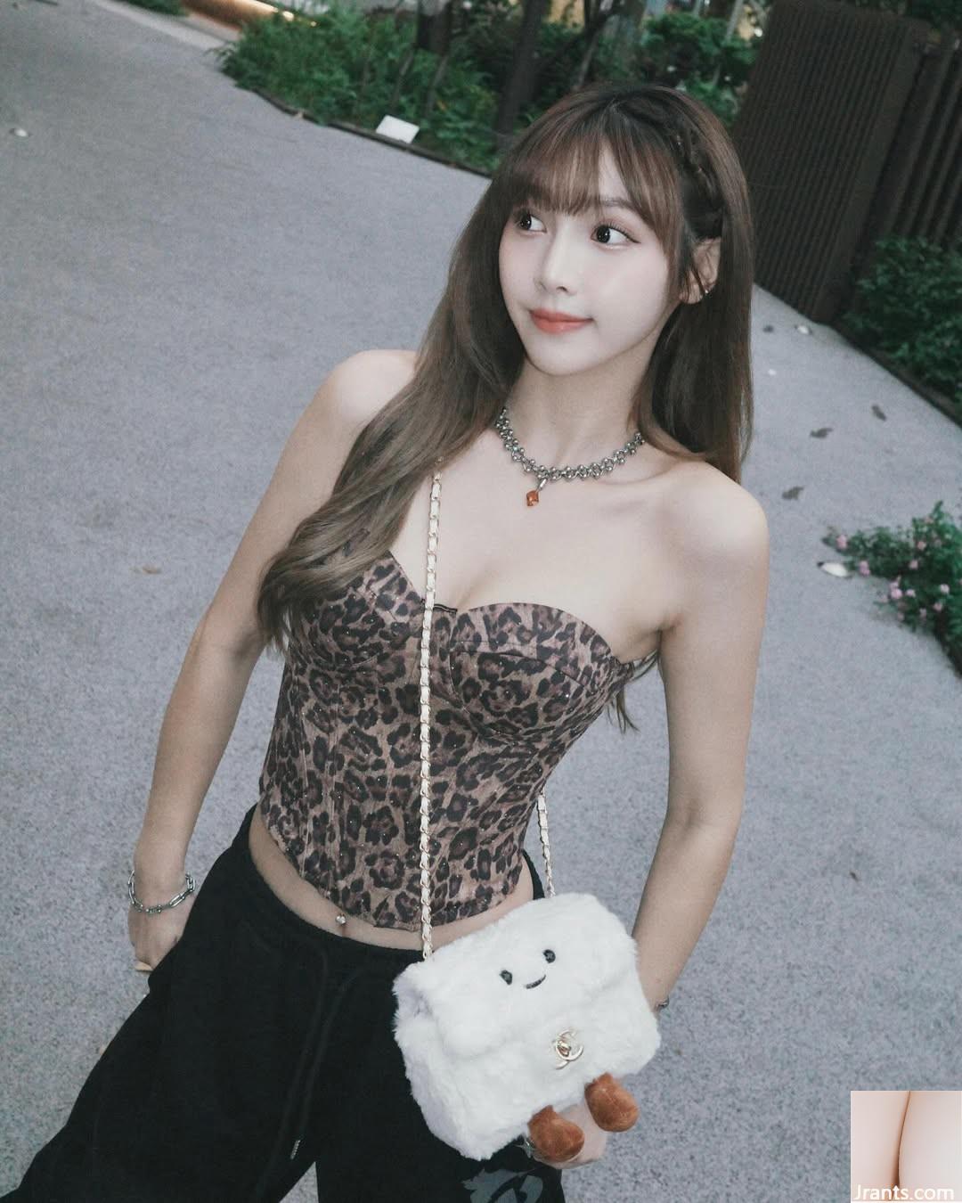 “Su Yunyu Strawberry” có ngoại hình xinh đẹp và vóc dáng tuyệt vời, đầy quyến rũ (10P) - Ảnh 9