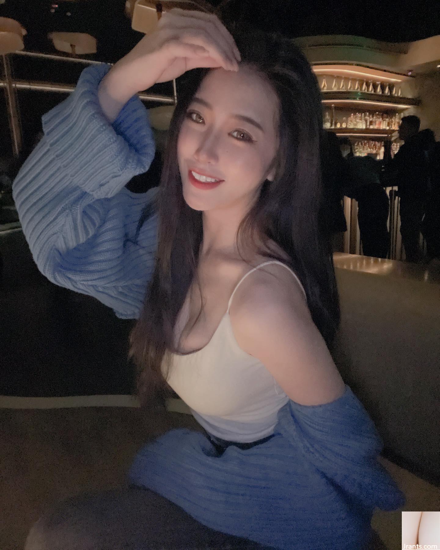 “Yun” có nụ cười ngọt ngào và ăn mặc gợi cảm, quyến rũ! - Ảnh 5