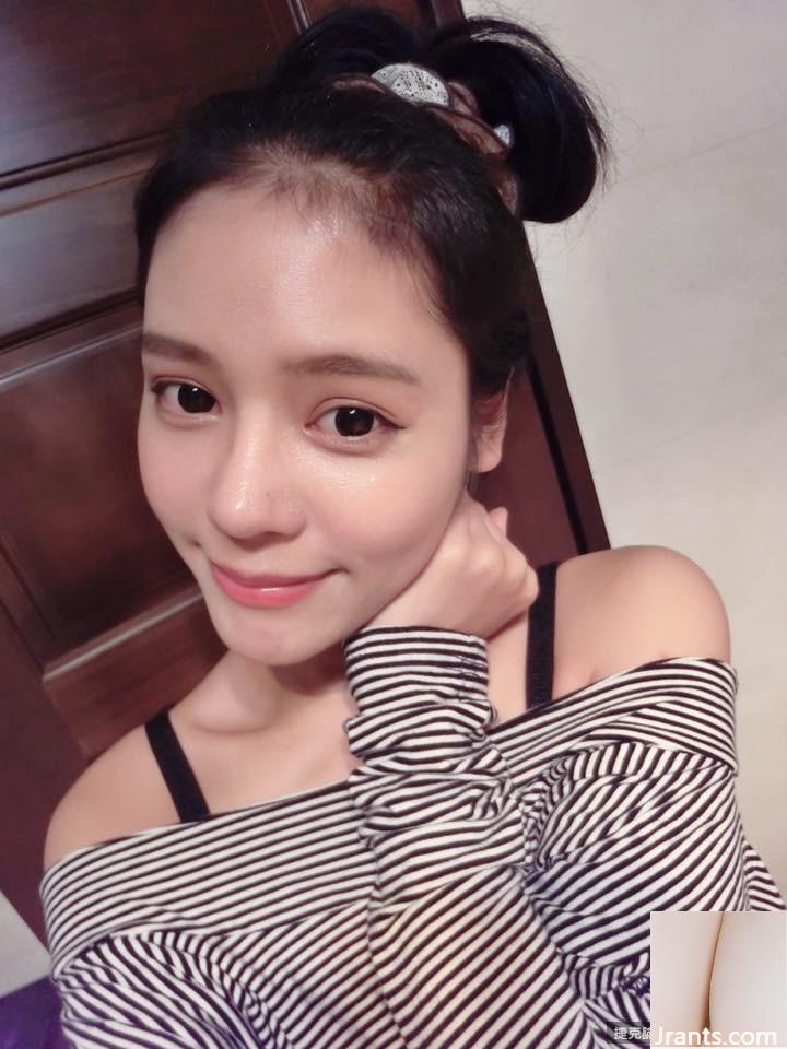 Cô bé nhà bên ngọt ngào và quyến rũ ~ Michelle ~ Selfie bằng mắt điện quyến rũ với bộ ngực hơi lộ ra và vẻ quyến rũ gợi cảm (19P) - Ảnh 10