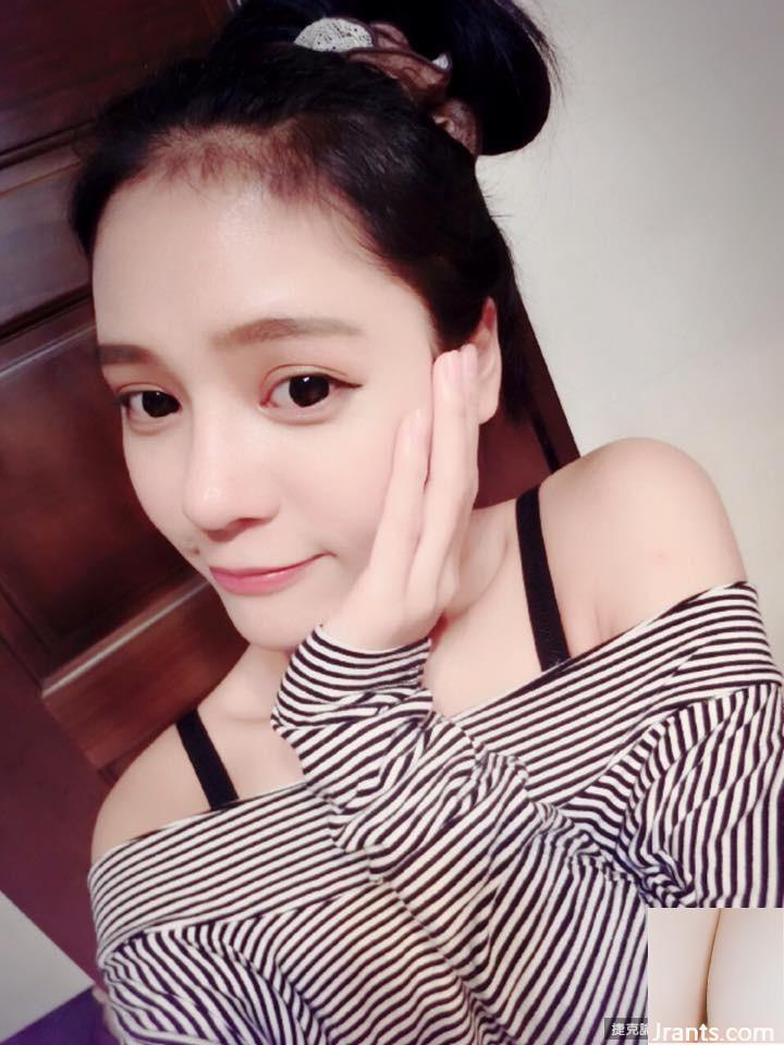 Cô bé nhà bên ngọt ngào và quyến rũ ~ Michelle ~ Selfie bằng mắt điện quyến rũ với bộ ngực hơi lộ ra và vẻ quyến rũ gợi cảm (19P) - Ảnh 12
