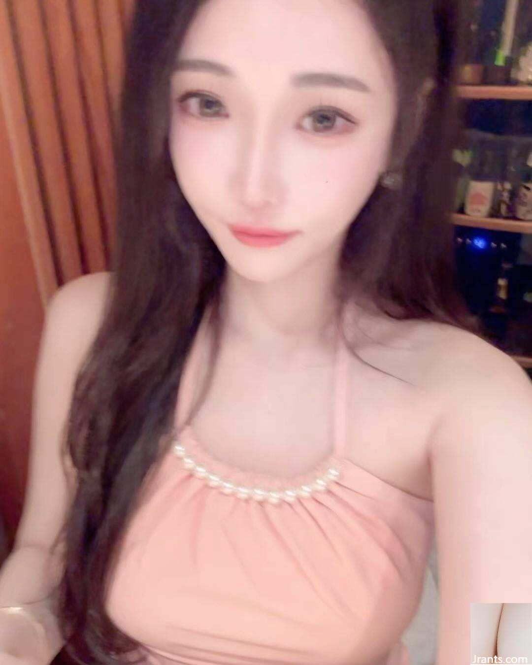 Con quỷ nhỏ nóng bỏng” - Ảnh 12