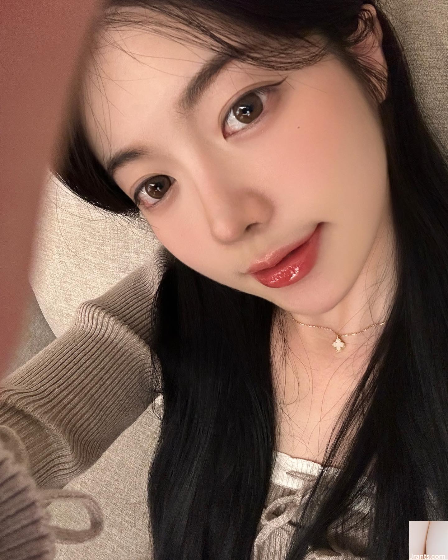 Người mẫu nóng bỏng hàng đầu “Yixin YiXin” lộ bộ ngực trắng nõn và mềm mại khiến khán giả mất kiểm soát (42P) - Ảnh 23