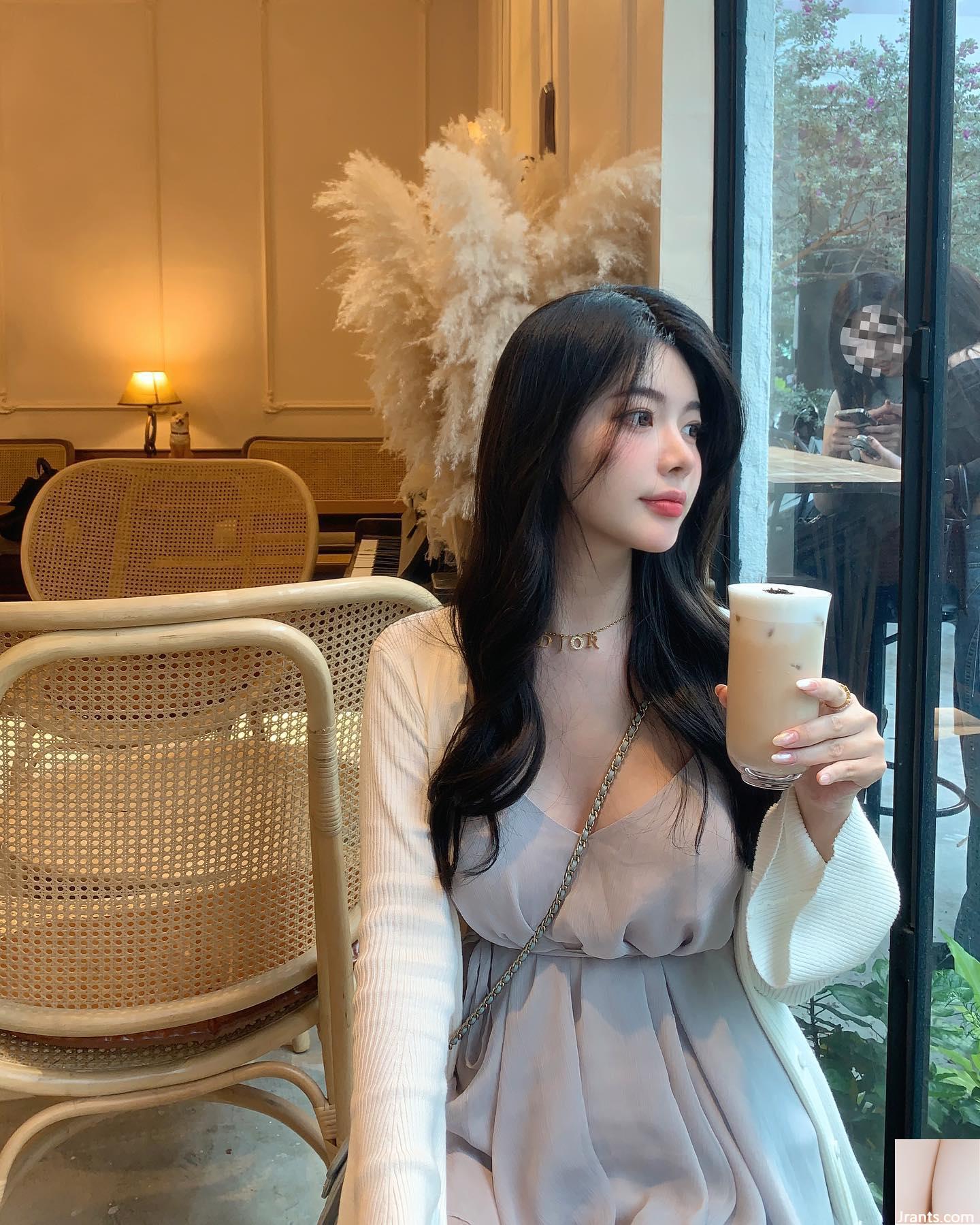 Người mẫu nóng bỏng hàng đầu “Yixin YiXin” lộ bộ ngực trắng nõn và mềm mại khiến khán giả mất kiểm soát (42P) - Ảnh 4