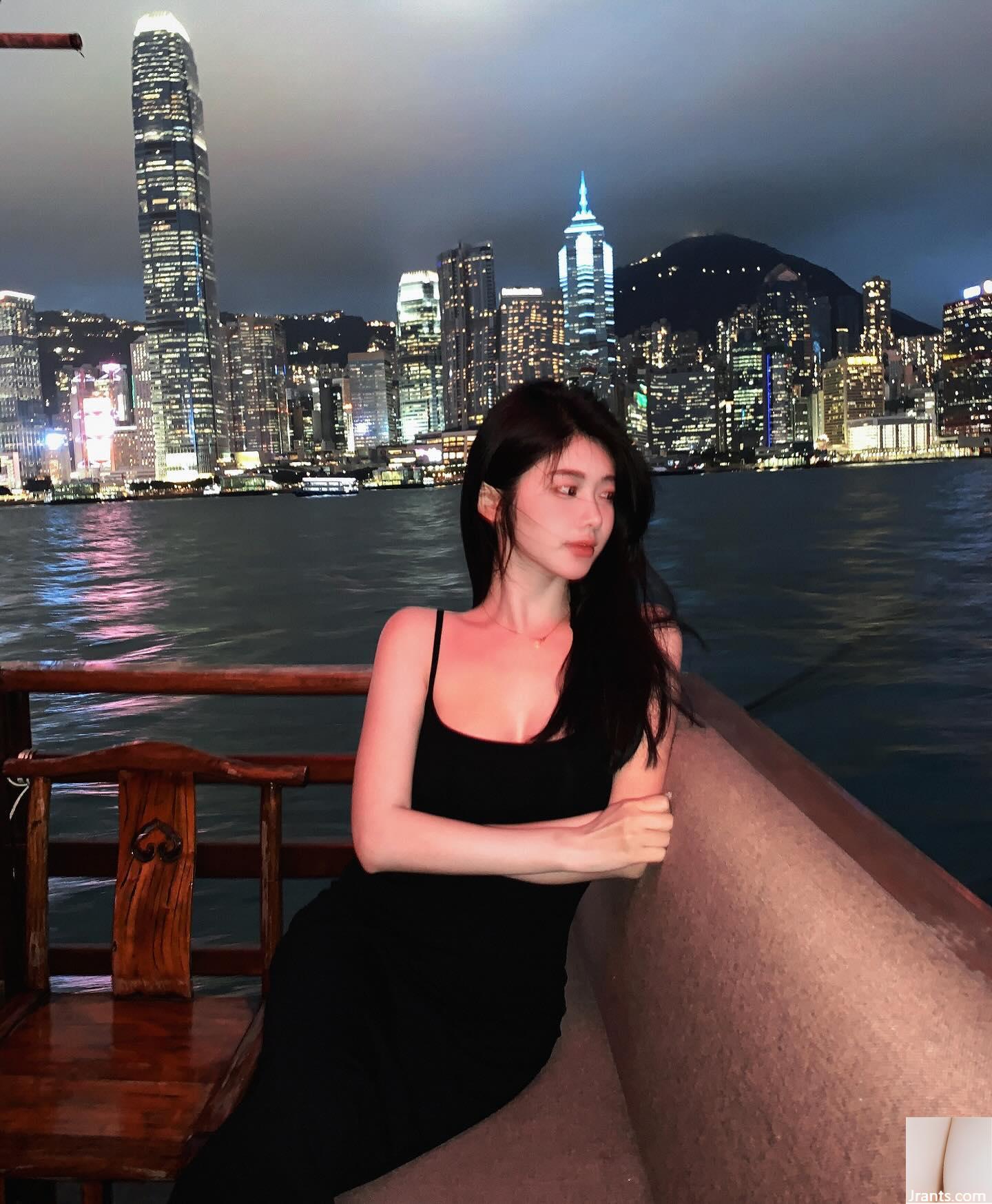 Người mẫu nóng bỏng hàng đầu “Yixin YiXin” lộ bộ ngực trắng nõn và mềm mại khiến khán giả mất kiểm soát (42P) - Ảnh 42