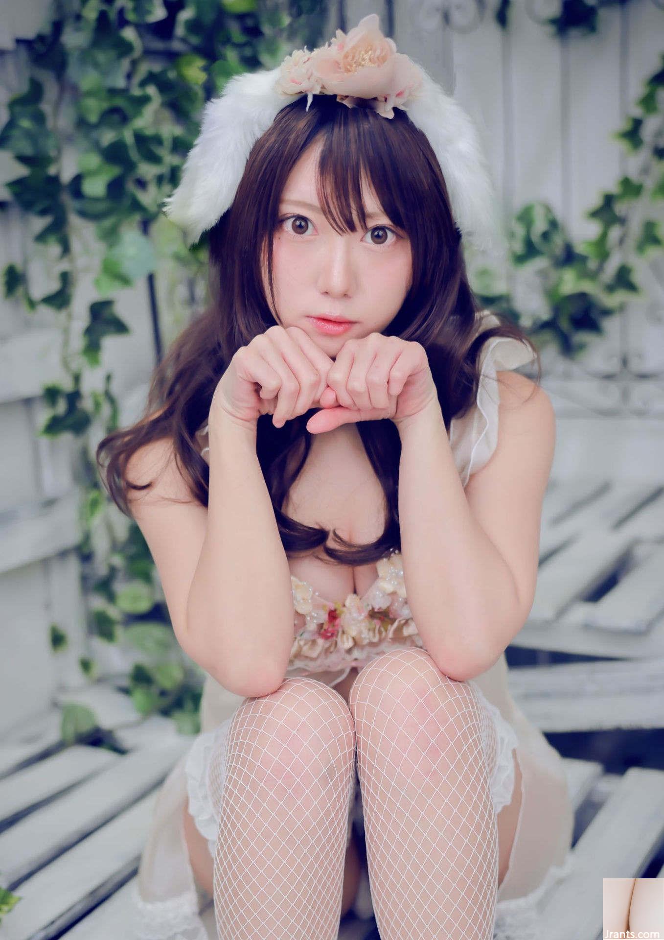 (こころ Shinozaki) Khuôn mặt nhỏ nhắn toát lên khí chất trẻ trung, dáng người tròn trịa, ngay thẳng và gợi cảm (24P) - Ảnh 10