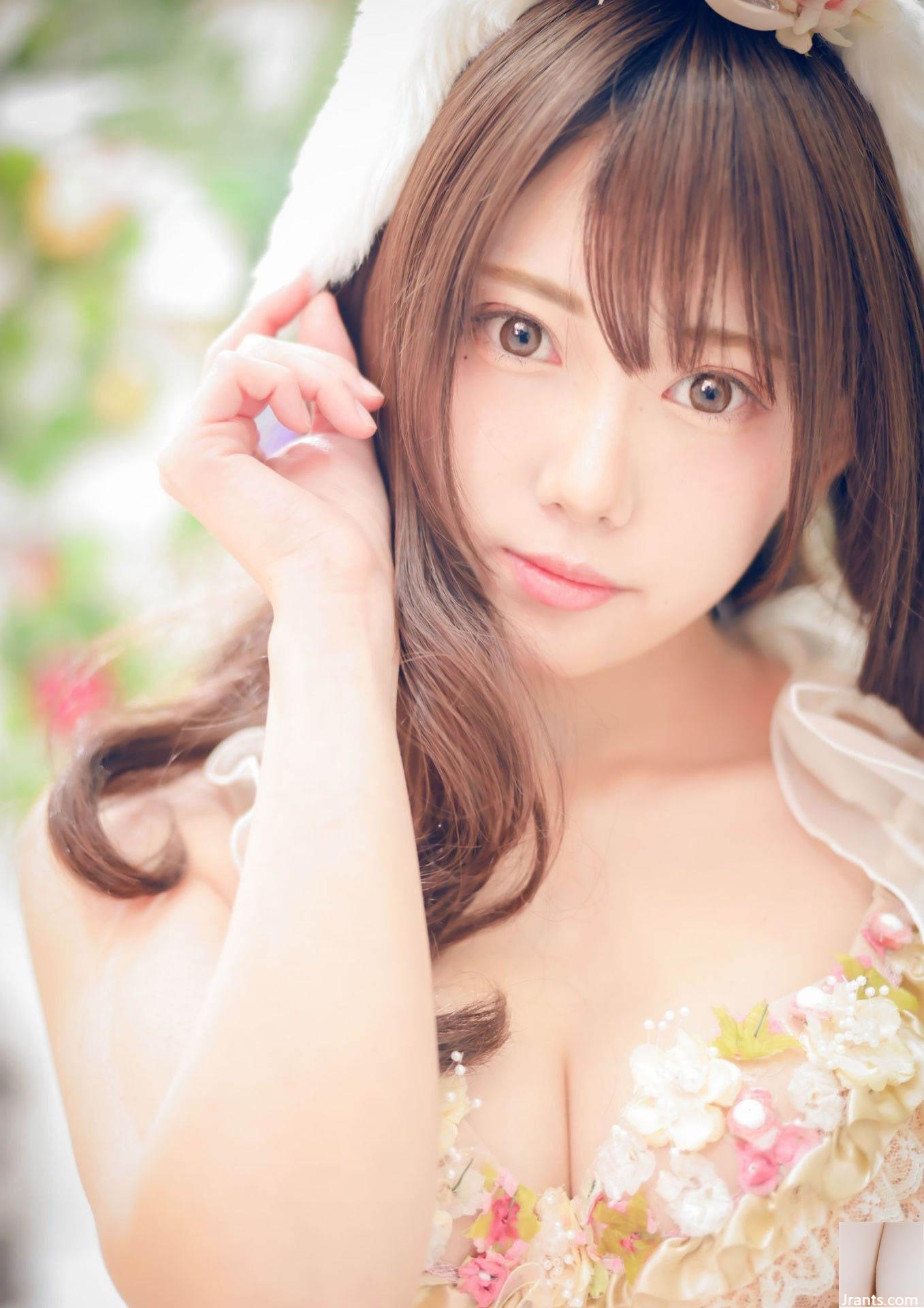 (こころ Shinozaki) Khuôn mặt nhỏ nhắn toát lên khí chất trẻ trung, dáng người tròn trịa, ngay thẳng và gợi cảm (24P) - Ảnh 24