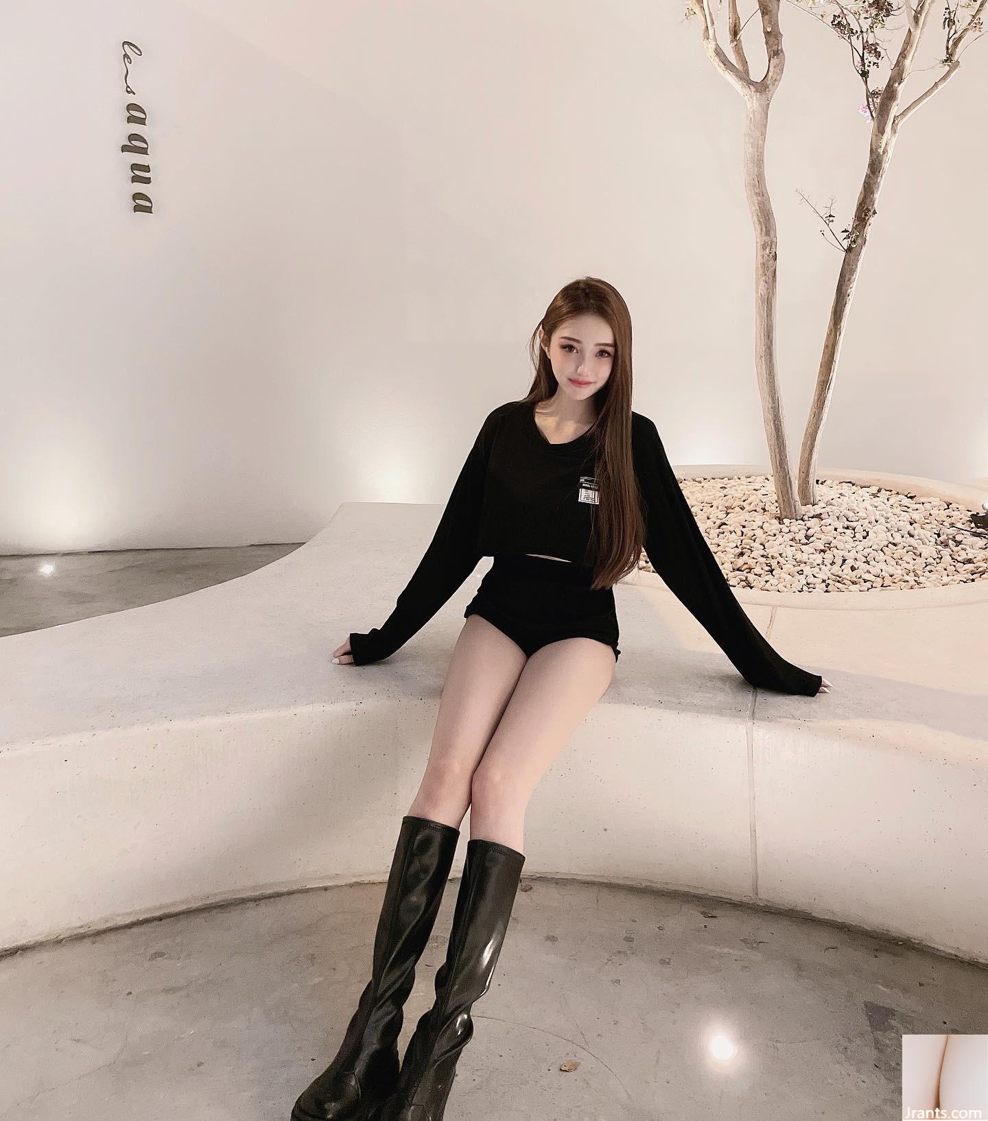 Bộ ngực nở nang của “Wanying” hơi lộ ra, nụ cười ngọt ngào khiến người ta tràn đầy sức sống (24P) - Ảnh 4