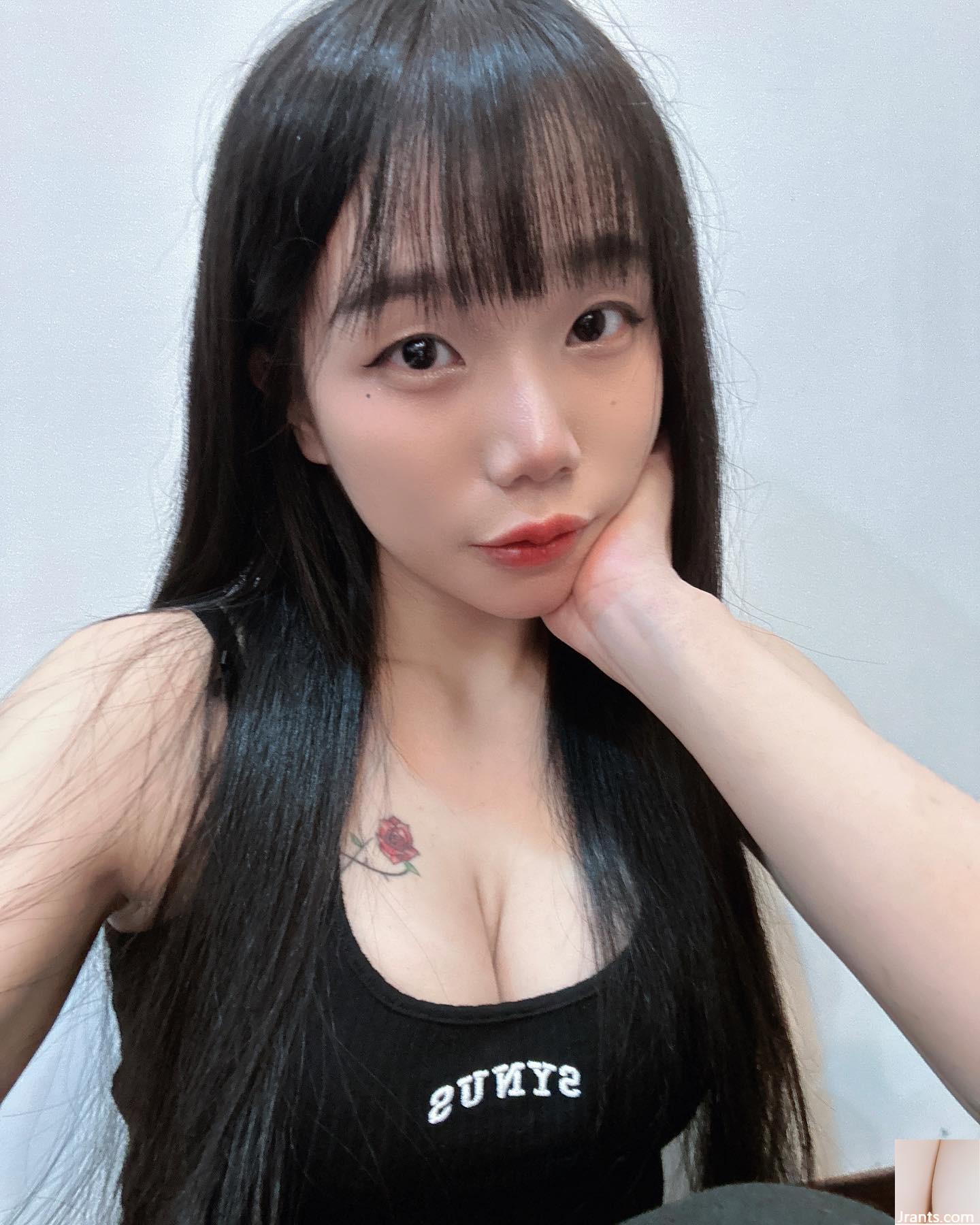 Bộ ngực khủng nhất “Vayne” nóng bỏng quá! Thật bất ngờ với một thân hình đẹp như vậy! (27P) - Ảnh 2