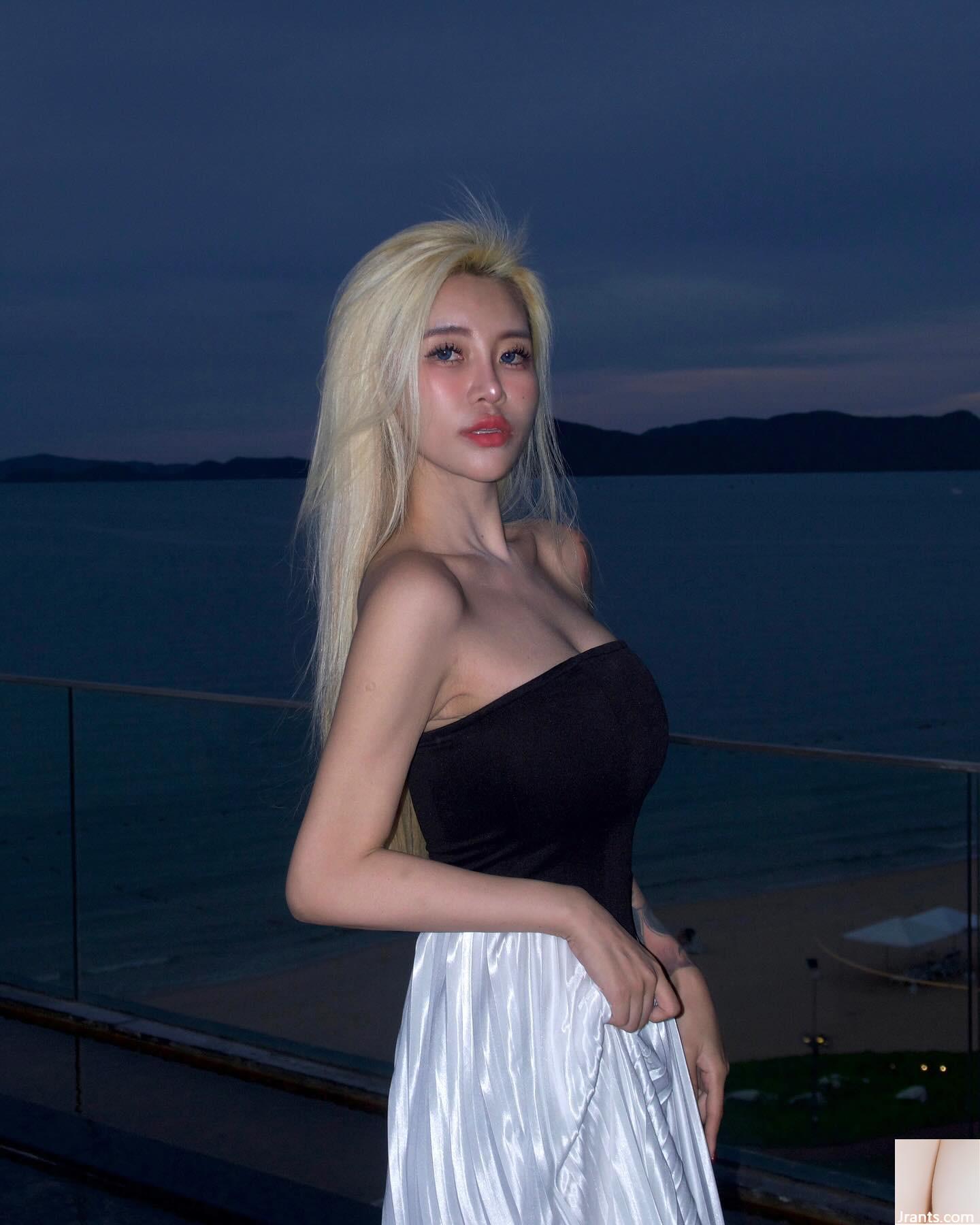 Vẻ đẹp thanh tao “Bà mẹ thần tiên” hơi lộ ngực và nụ cười đặc trưng quá ngọt ngào (10P) - Ảnh 3