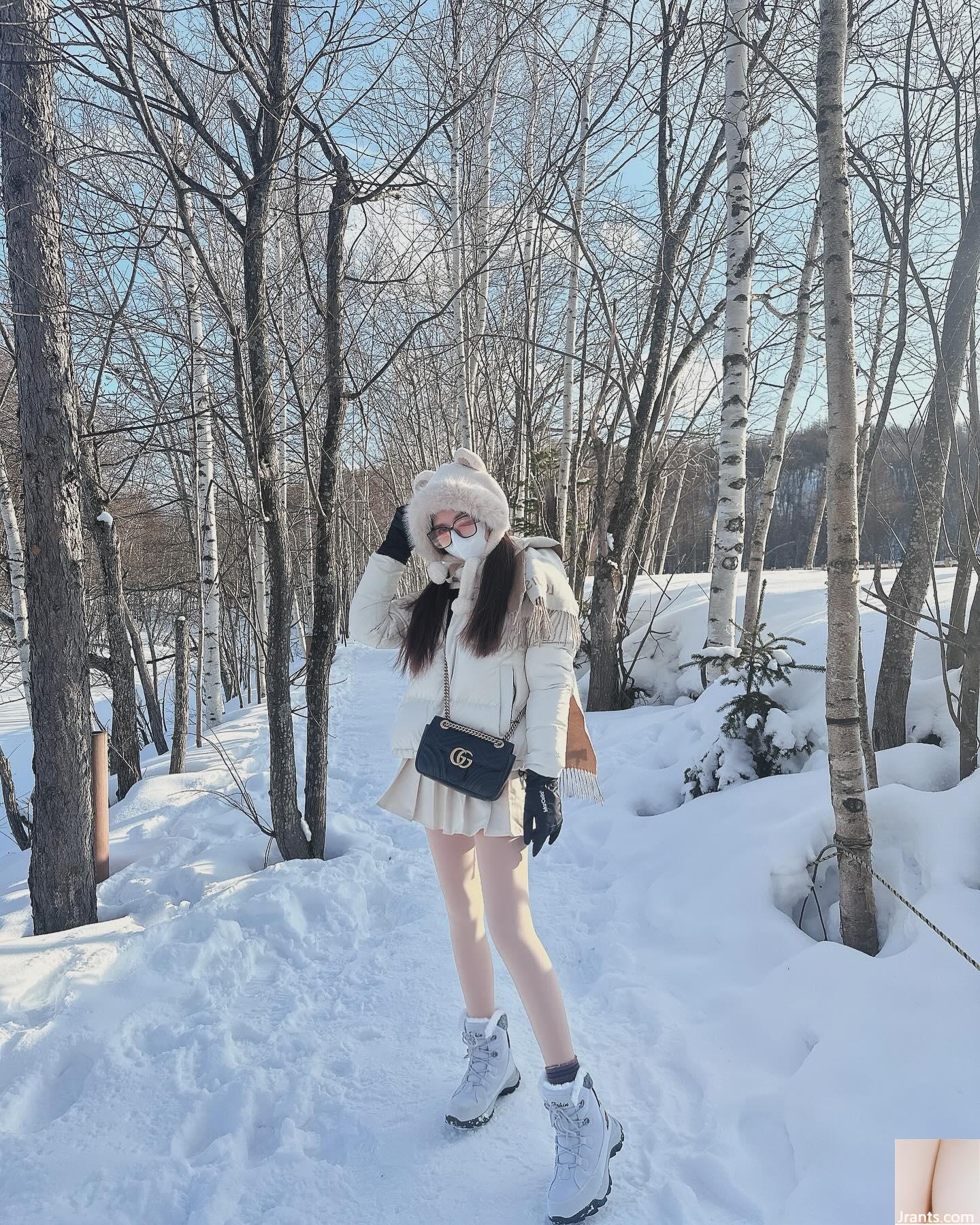 “浵奇” ngọt ngào và gợi cảm, những đường cong quyến rũ, thân hình trắng trẻo khát khao (11P)