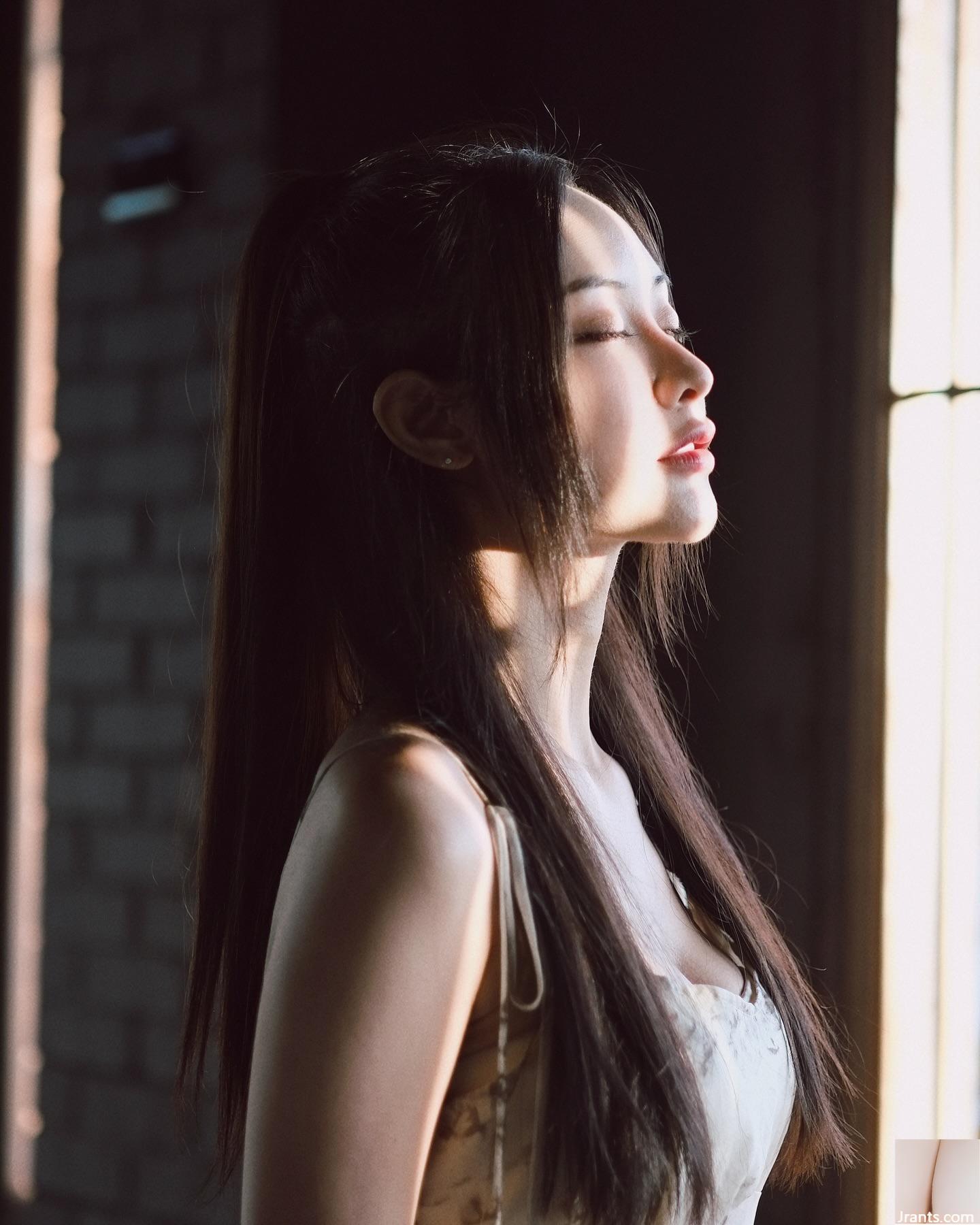 Bộ ngực xinh đẹp của phù thủy nhỏ “Chen Peiqi” quá hôi và trở thành tâm điểm chú ý của mọi người (12P) - Ảnh 6