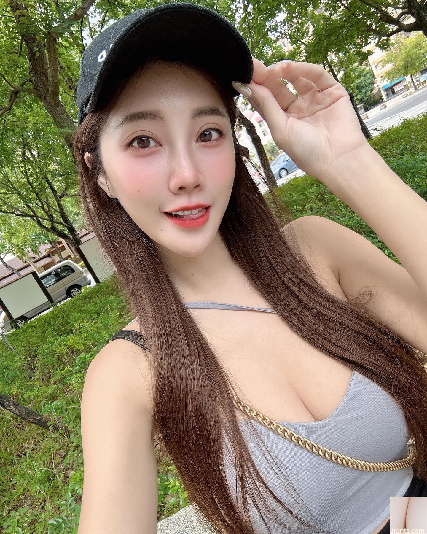 Làn da siêu trắng và dịu dàng “Chris Hung” sở hữu vóc dáng cực chuẩn, trang phục xẻ sâu bắt mắt (28P) - Ảnh 6