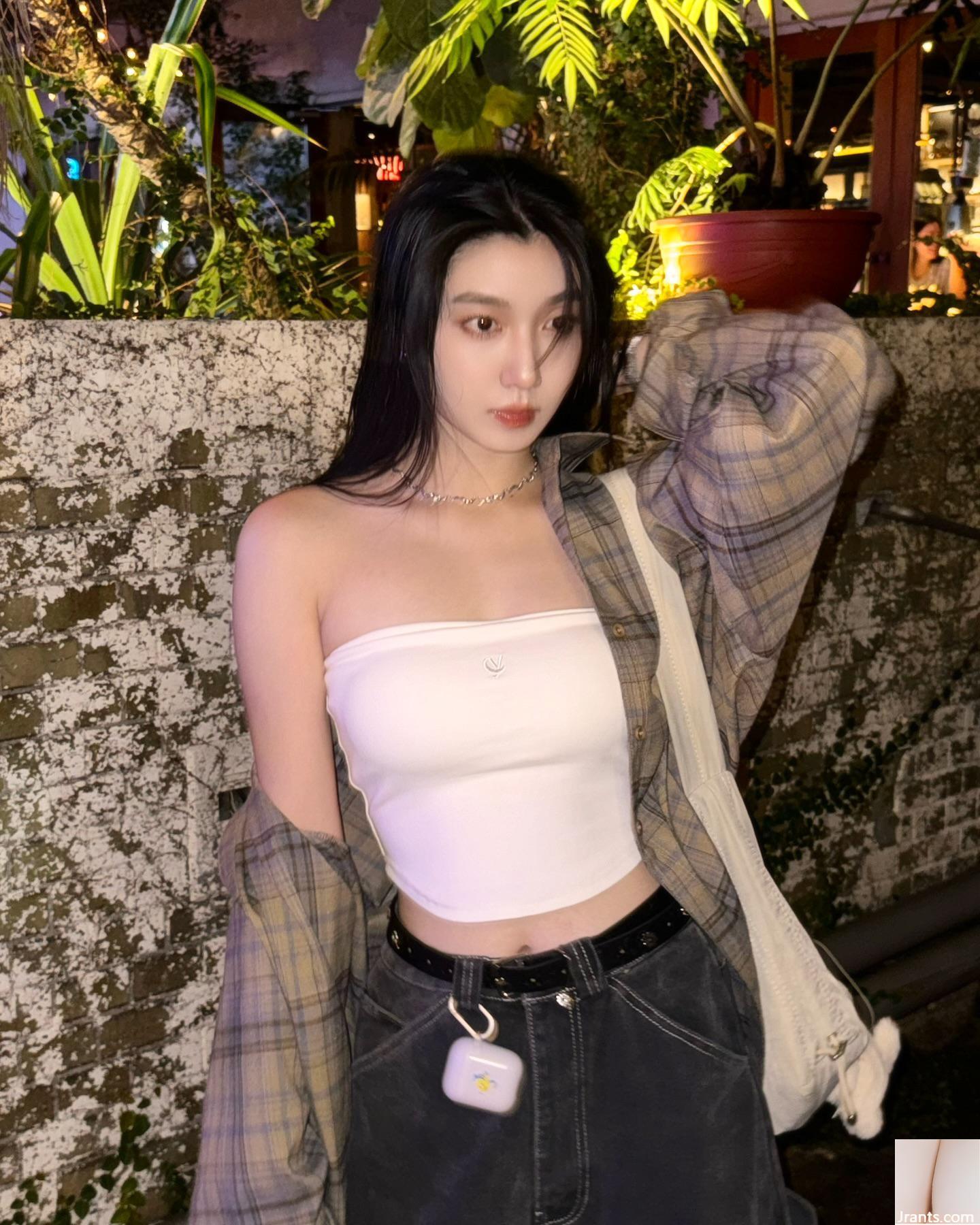 Bộ trang phục khoét sâu của “Chen Yijia Sabrina” khiến cư dân mạng trông thật quyến rũ và quyến rũ (15P)