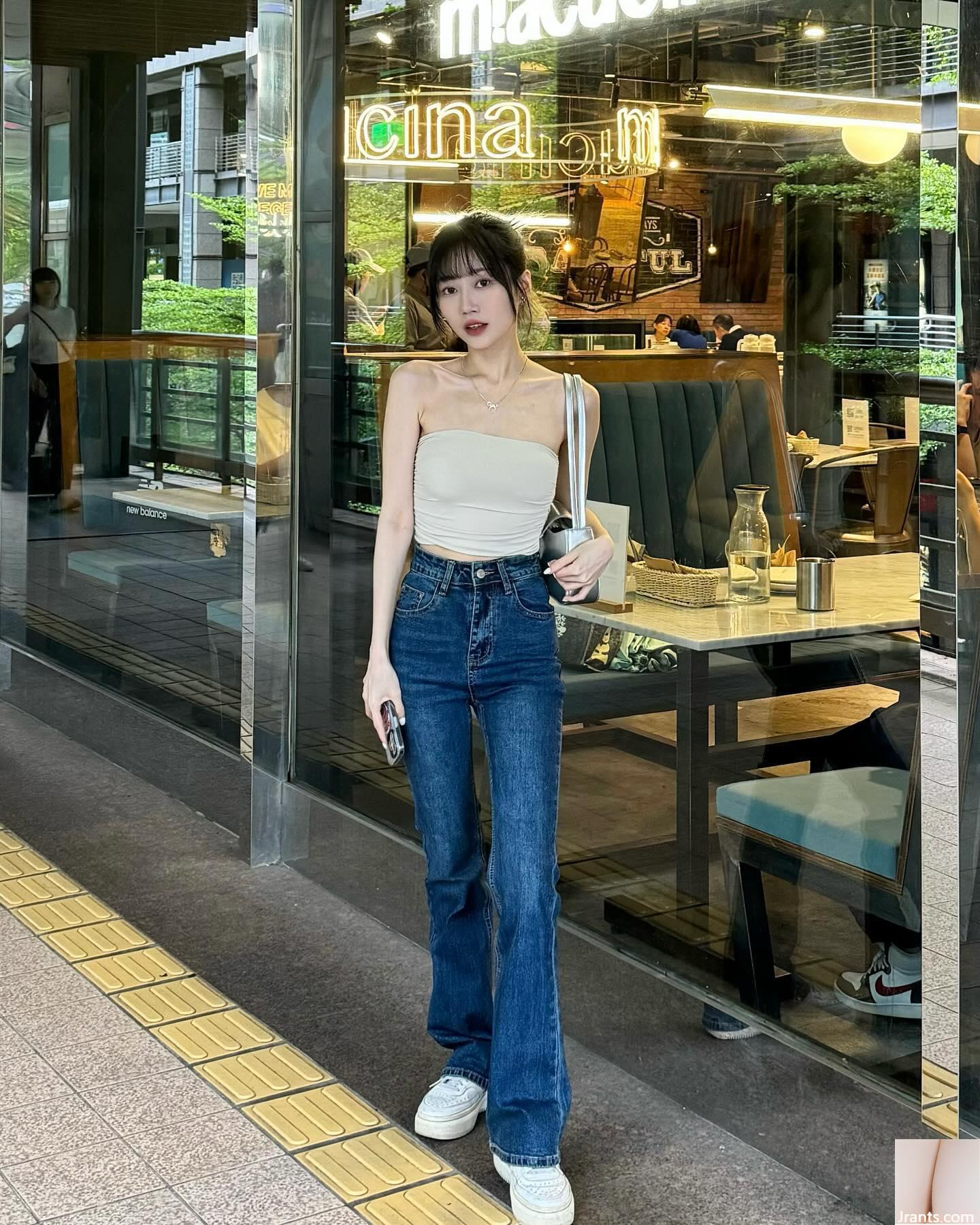 Cô nàng “Wen Ting” ngực tuyết xinh xắn dễ thương có ngoại hình siêu bắt mắt và lộ rõ ​​đường cong cơ thể (22P) - Ảnh 4