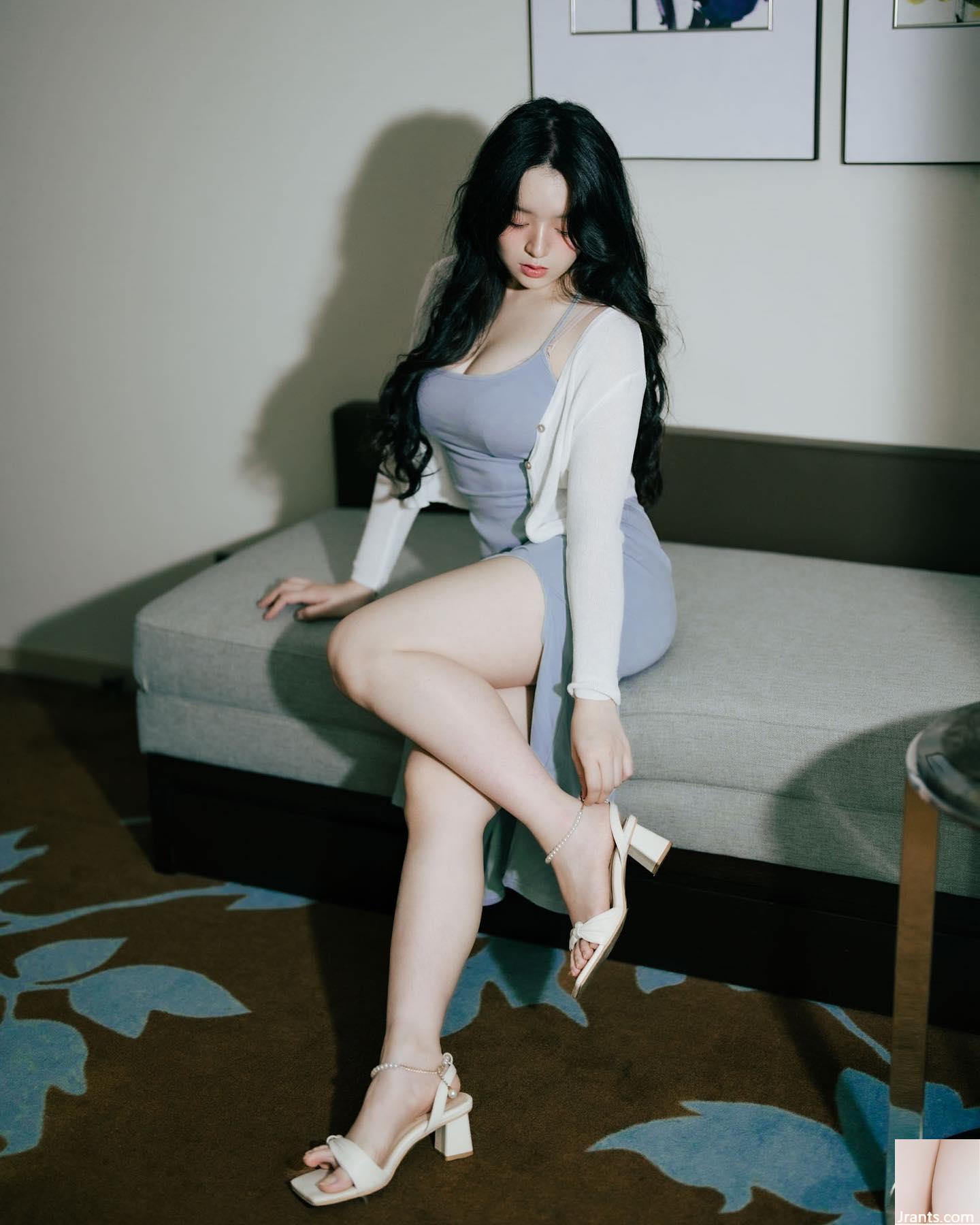 Thân hình trắng trẻo và dịu dàng “Qiu Zhiqi” với bộ ngực khủng khiến người ta chảy nước dãi mũi và mê mẩn (16P) ( - Ảnh 2