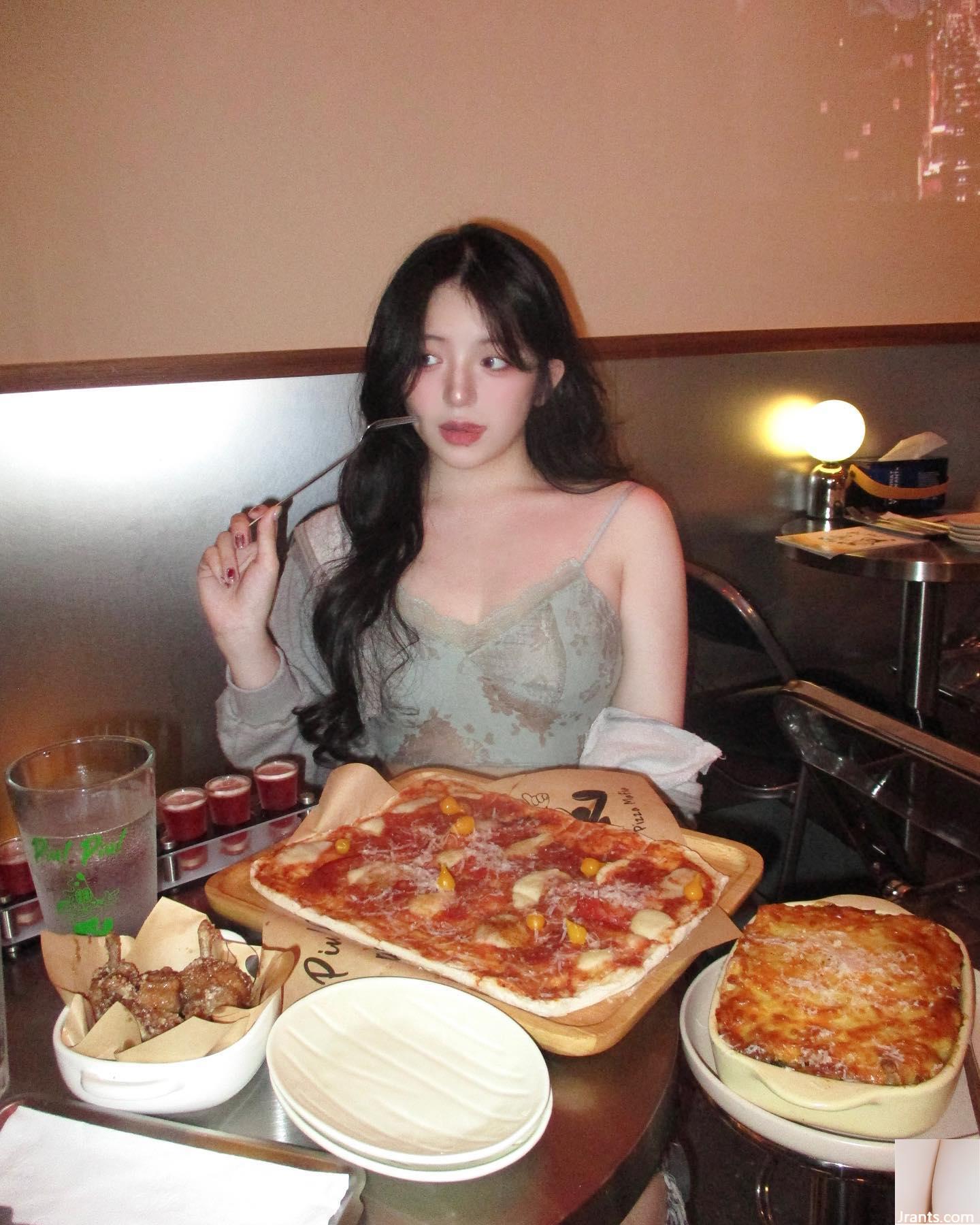 Thân hình trắng trẻo và dịu dàng “Qiu Zhiqi” với bộ ngực khủng khiến người ta chảy nước dãi mũi và mê mẩn (16P) ( - Ảnh 5