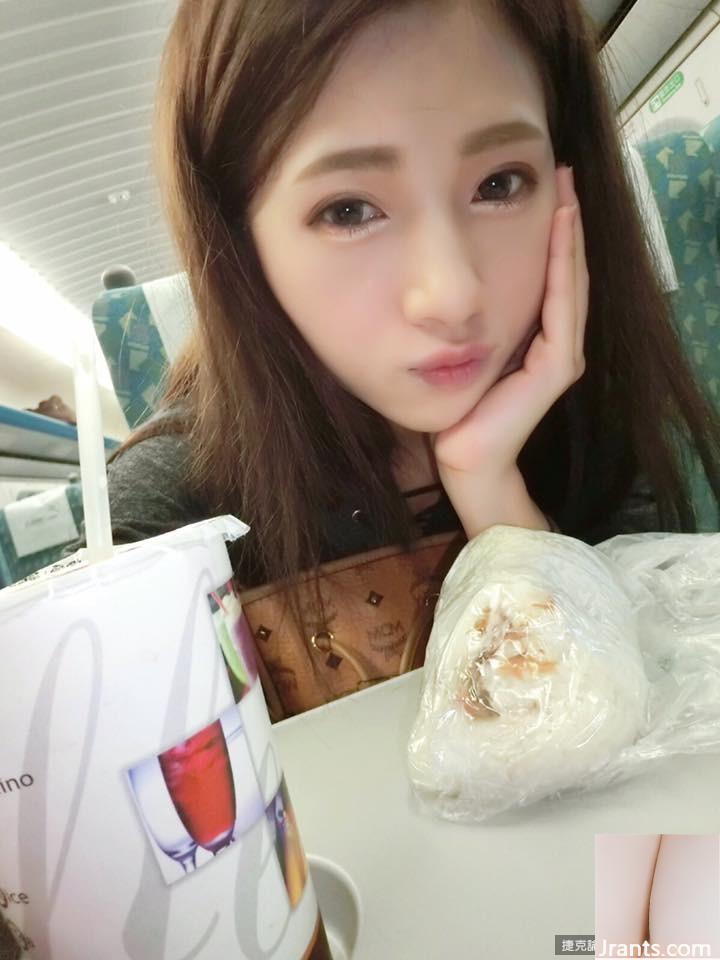 Hot girl đang ngủ trưa ~ Chichy Hu ~ Chỉ mặc nội y gợi cảm và quay trong phòng (31P)