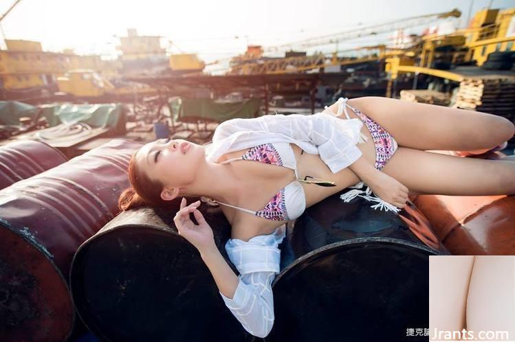 Quá gợi cảm! Hot girl Leilei chia sẻ cuốn sách về cô bạn cùng lớp có đôi chân hình chữ M lộn ngược: không thể tập trung (15P) - Ảnh 12