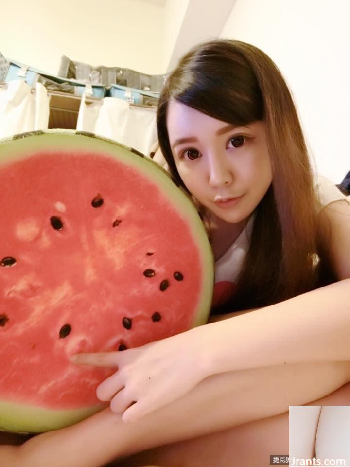 Gái đẹp Zhang Qiaoyun ngực khủng, sờ ngực trong trang phục Giáng sinh: Tôi muốn chạm vào (21P) - Ảnh 8