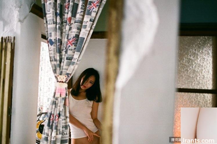 Lộ trên dưới! Cô gái xinh đẹp gợi cảm Elise chụp ảnh riêng tư không mặc quần, không nội y (24P) - Ảnh 19