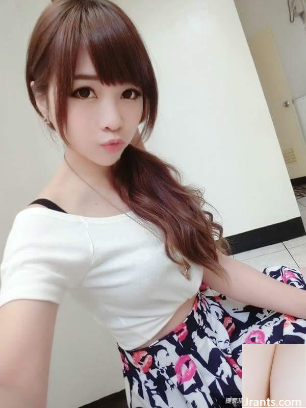 Cô gái dễ thương với đôi mắt to ngấn nước ~ Qiu Leilei ~ bộ ảnh sexy hiếm hoi khoe ngực nhỏ trên giường (23P) - Ảnh 22