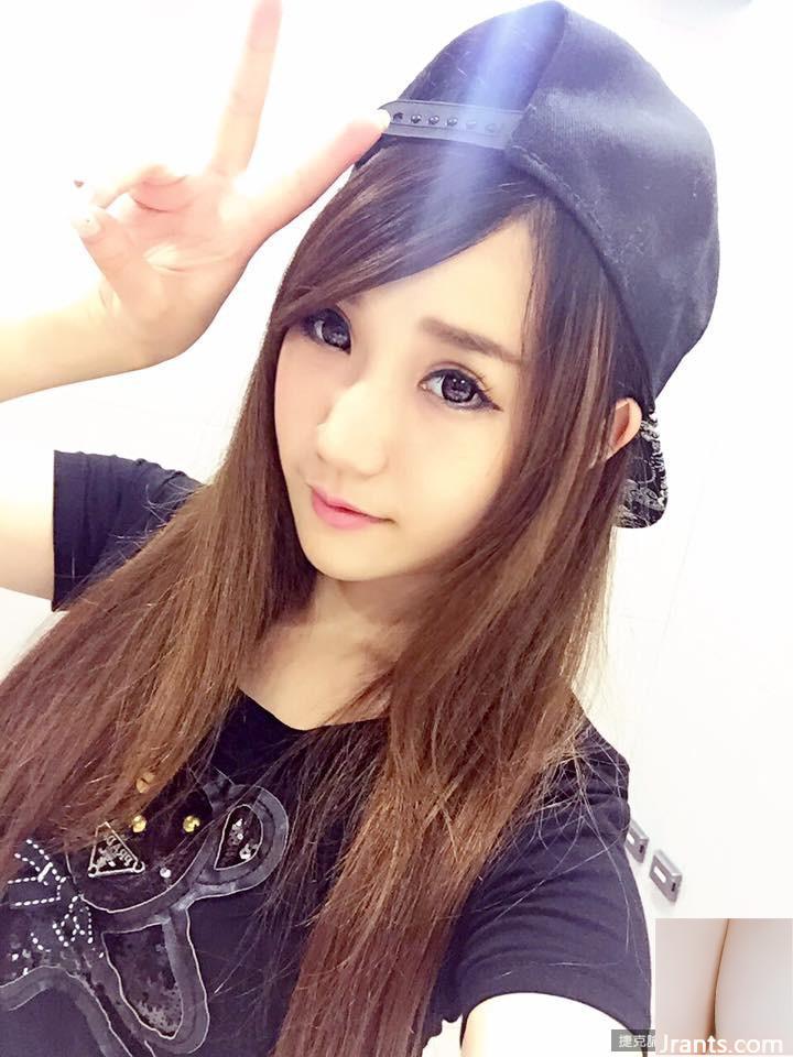 Cô gái gợi cảm siêu gợi cảm 32E ~ Huang Rongan (Xiao Rong) ~ Chiếc váy vải tuyn rỗng lộ hết rãnh sâu và siêu hot (33P) - Ảnh 29