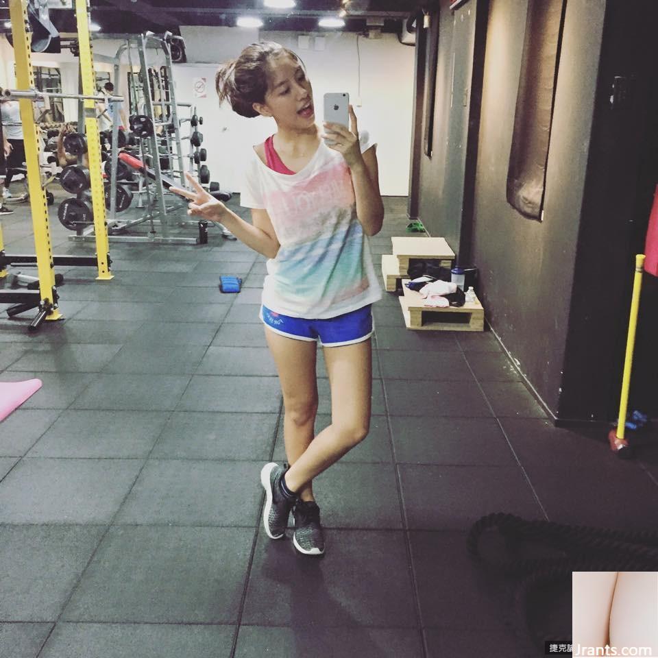 TOYOTA trưng bày nữ thần bắn súng ~Nono Wan Yun ~ ngực khủng khoe ngực trễ nải (31P) - Ảnh 11