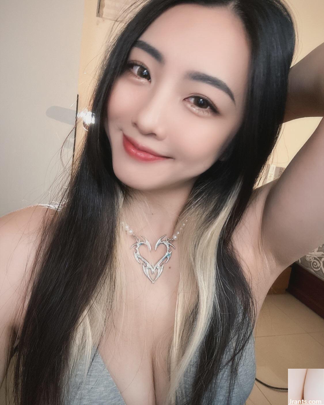 “Chloe”, hot girl live-stream với khí chất hoàn hảo và khí chất gợi cảm (15P)