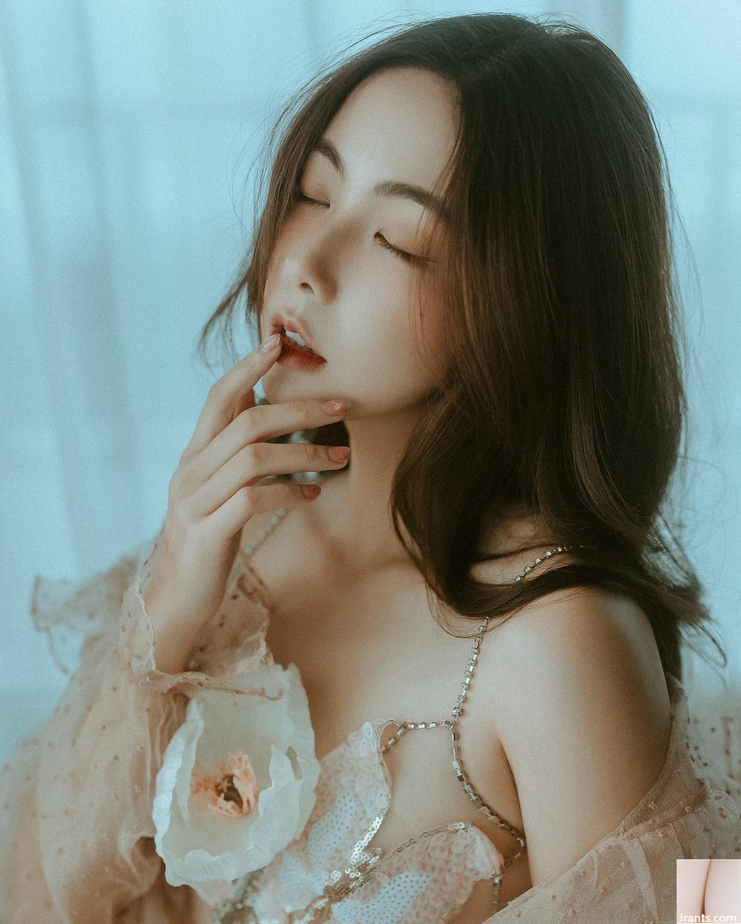 Nhân vật trắng trẻo dịu dàng “Weng Juanjuan” có lối viết nóng bỏng thu hút trí tưởng tượng của mọi người và khiến người ta tan chảy (15P) - Ảnh 12