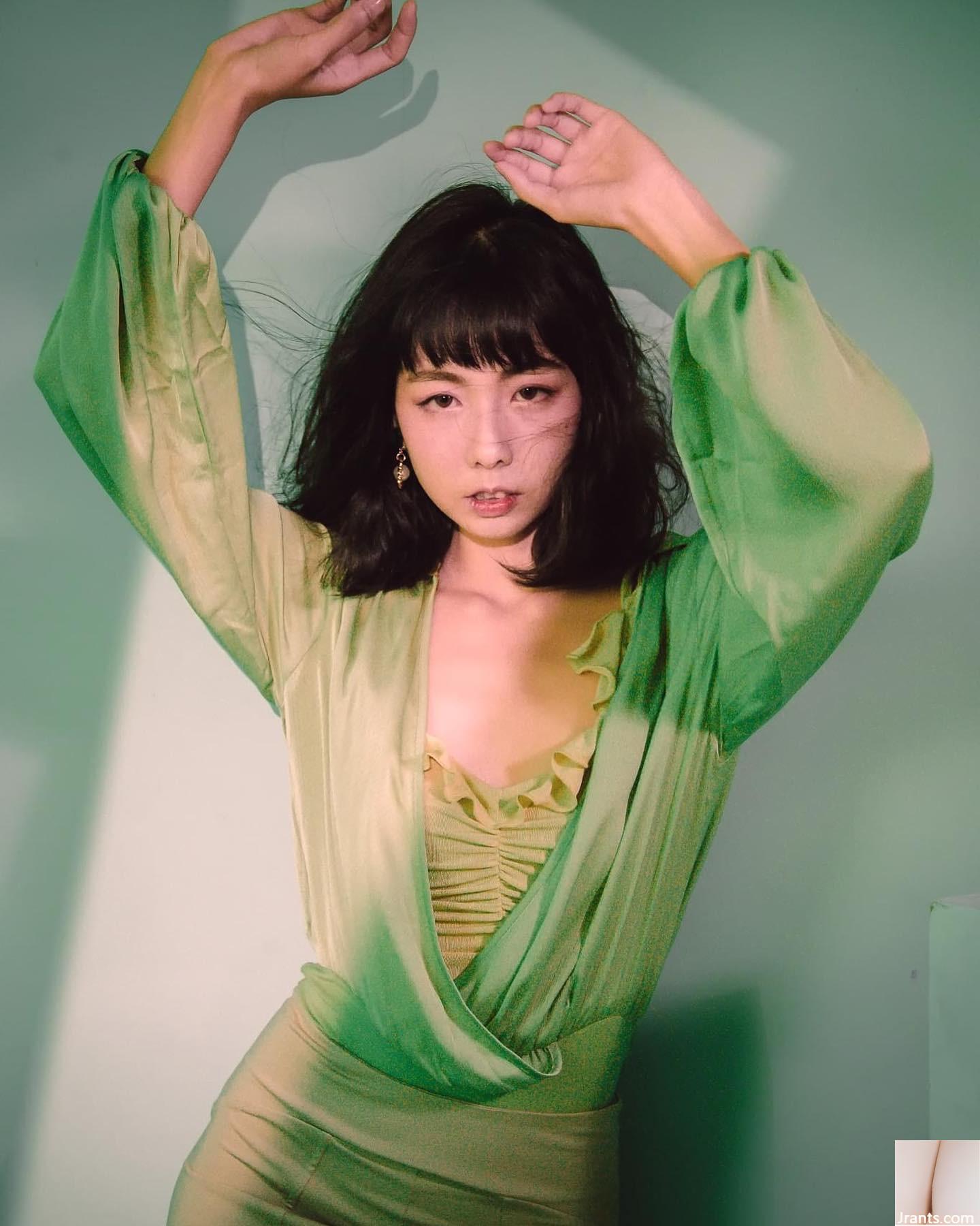 Nhân vật trắng trẻo dịu dàng “Weng Juanjuan” có lối viết nóng bỏng thu hút trí tưởng tượng của mọi người và khiến người ta tan chảy (15P) - Ảnh 4