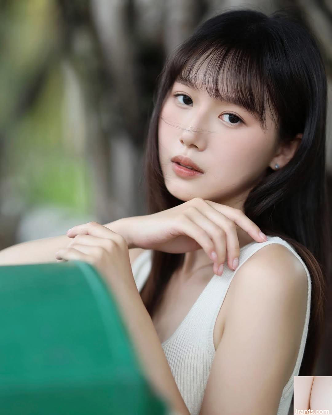 Đôi chân và vẻ đẹp nóng bỏng khó cưỡng của “Jin Xia” (10P)