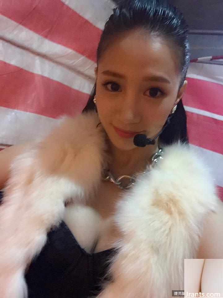 ~Lin Caiti~ Mặc quần rỗng máy quá gợi cảm (25P) - Ảnh 20