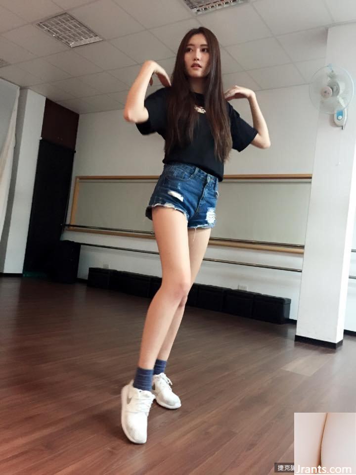 “Đôi chân đẹp của Chúa” ~ Zhang Caitai (Winnie) ~ Đôi chân thon 106 cm quá hôi (61P) - Ảnh 30