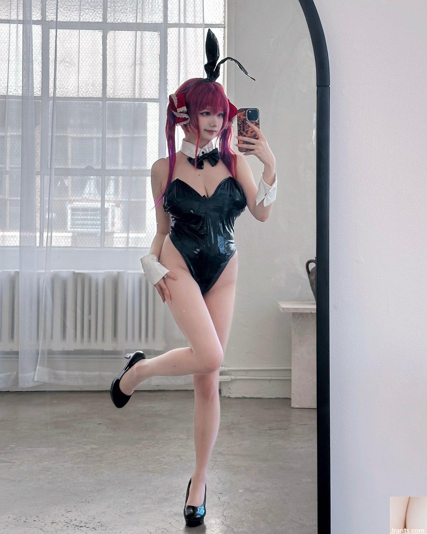 “Hill” gợi cảm đến mức không thể không trông thanh lịch và nóng bỏng (13P!