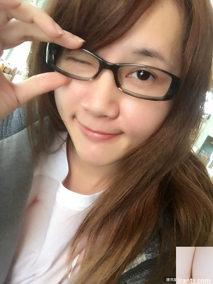 Annie Qiu Yuwen ~ Dùng ngón tay móc ngực để lộ đường sự nghiệp siêu sâu (30P) - Ảnh 9