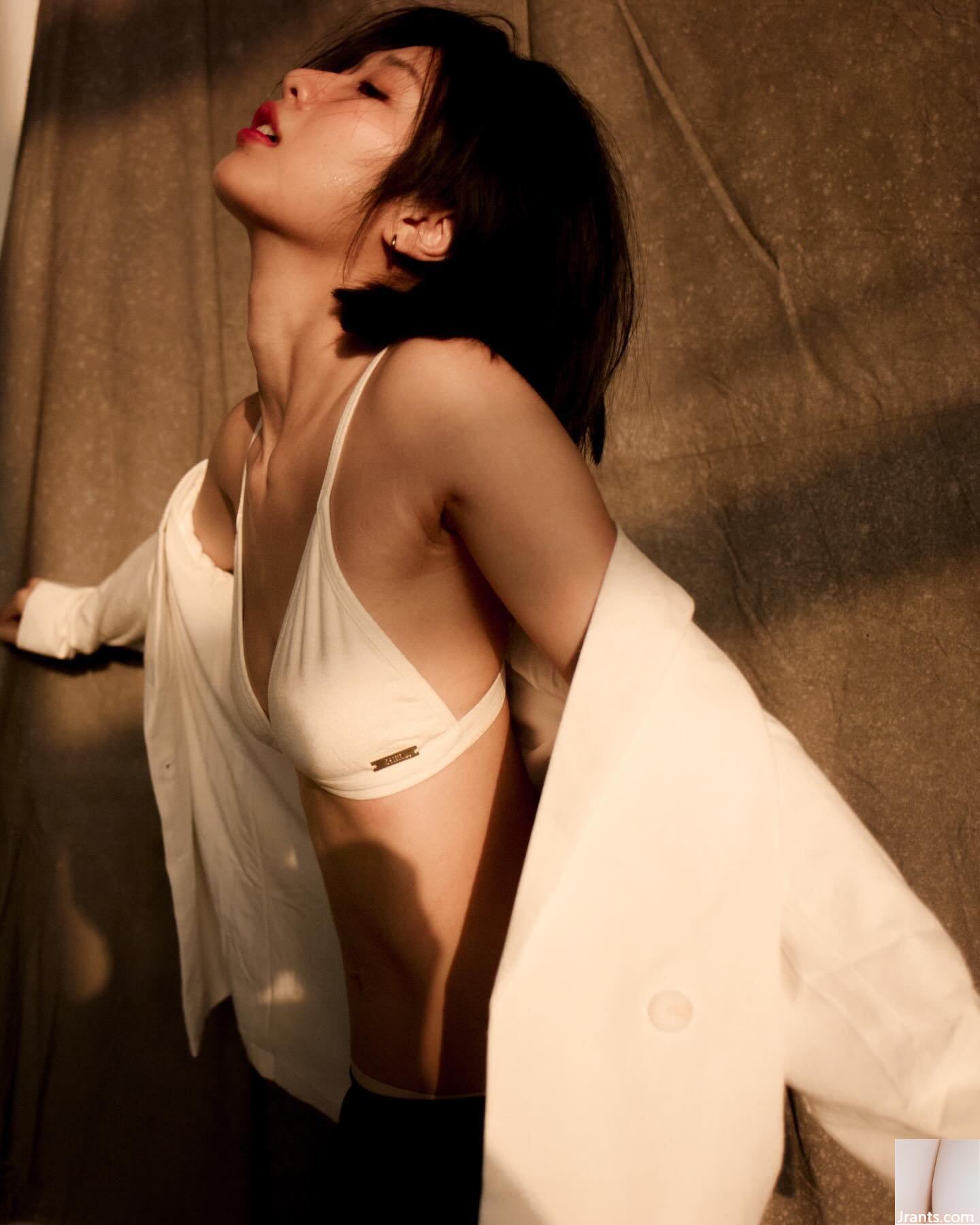 Mỹ nhân trống rỗng “Xiao Mei” nóng bỏng từ phía trước và bên hông, khá bắt mắt (22P)