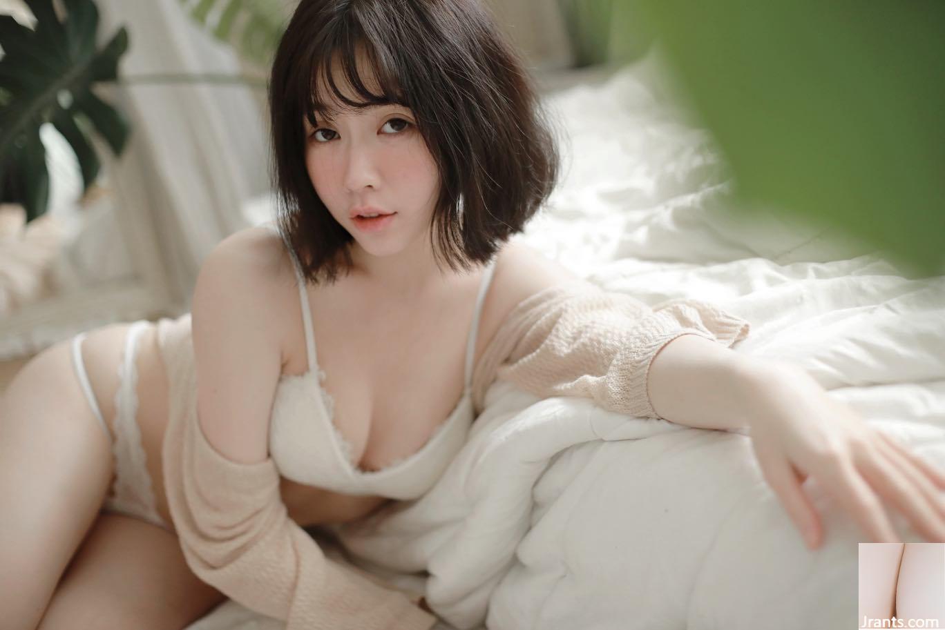 Đường rãnh sâu như tuyết trắng “Thầy Fang Cen” có khí chất gợi cảm và dáng người hung dữ ẩn giấu (15P) - Ảnh 14