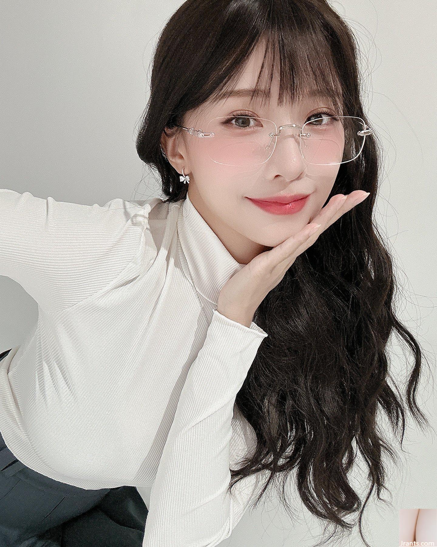 Bánh bao hấp đầy đặn “Xiao Zhixuan Iris” gợi cảm khó cưỡng (10P) - Ảnh 9