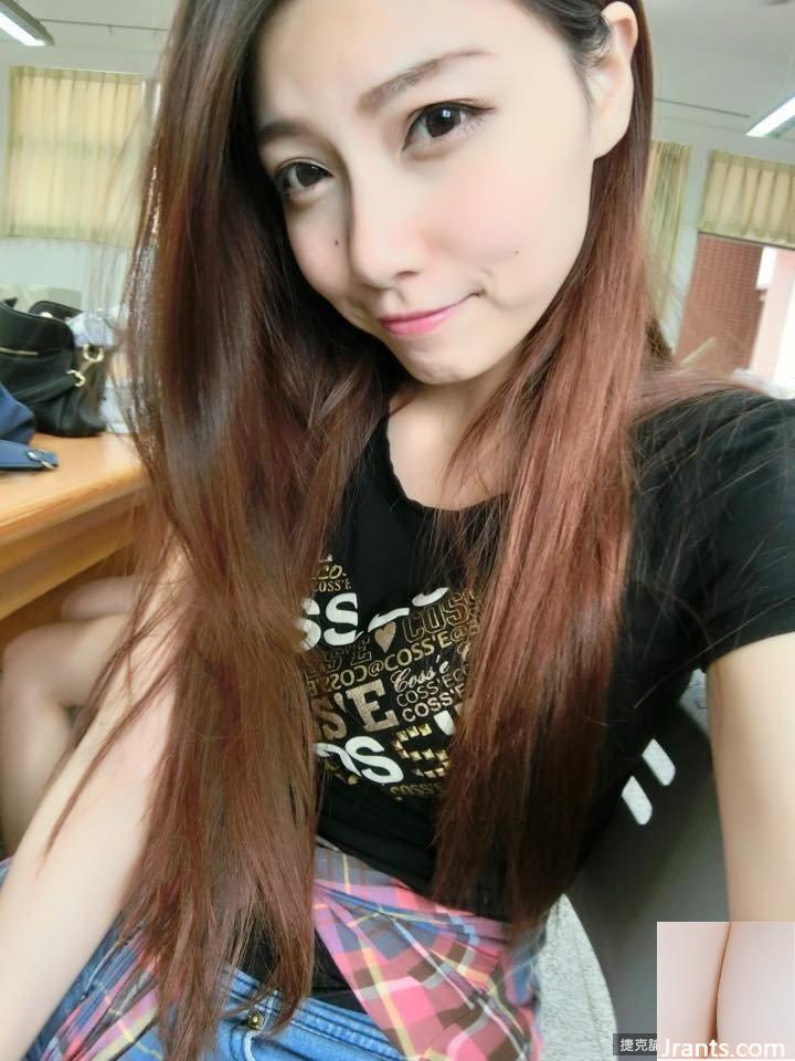 Quá hôi! Bộ ảnh xinh đẹp với sự nghiệp vững vàng của hot girl Yang Yunzhen được lan truyền rộng rãi (26P) - Ảnh 25