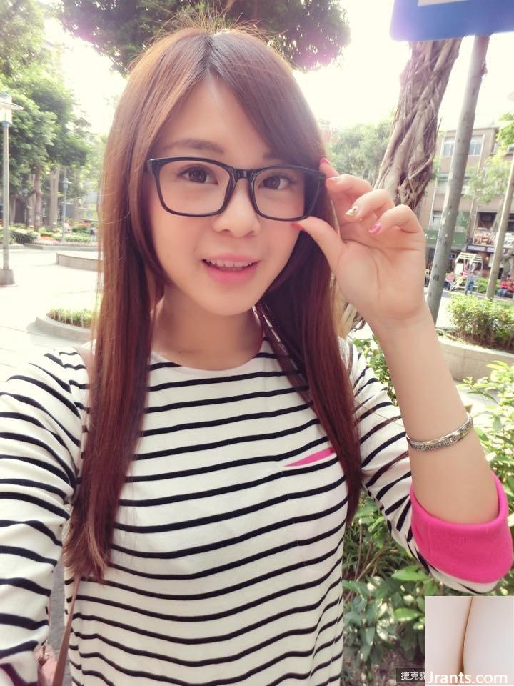 Người yêu mắt to ~Yabi Yebi~ Gợi cảm trên sàn catwalk với vòng eo nhỏ lộ ra, ngọt ngào, gợi cảm và bắt mắt (33P) - Ảnh 2