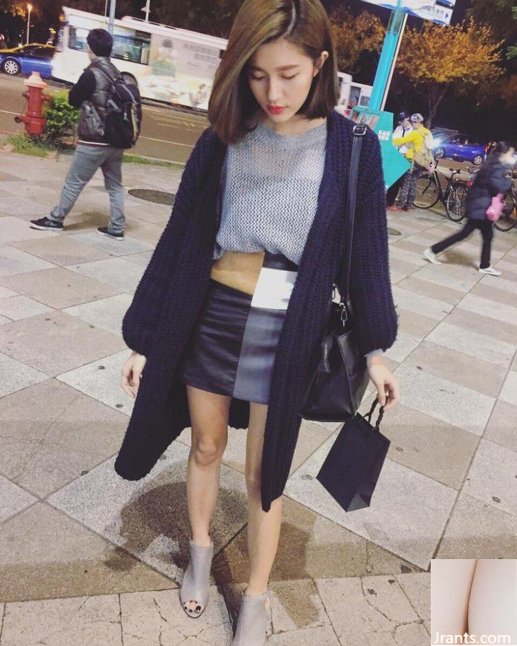 ~Zhou Shanshan~ Từ từ cởi áo khoác để lộ chiếc váy hồng và tấm lưng gợi cảm bắt mắt như bộ ngực xinh đẹp của cô ấy (41P) - Ảnh 13