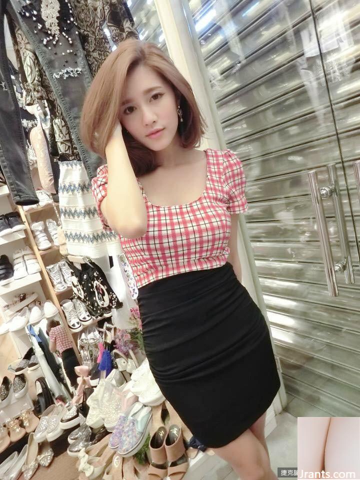 ~Zhou Shanshan~ Từ từ cởi áo khoác để lộ chiếc váy hồng và tấm lưng gợi cảm bắt mắt như bộ ngực xinh đẹp của cô ấy (41P) - Ảnh 37