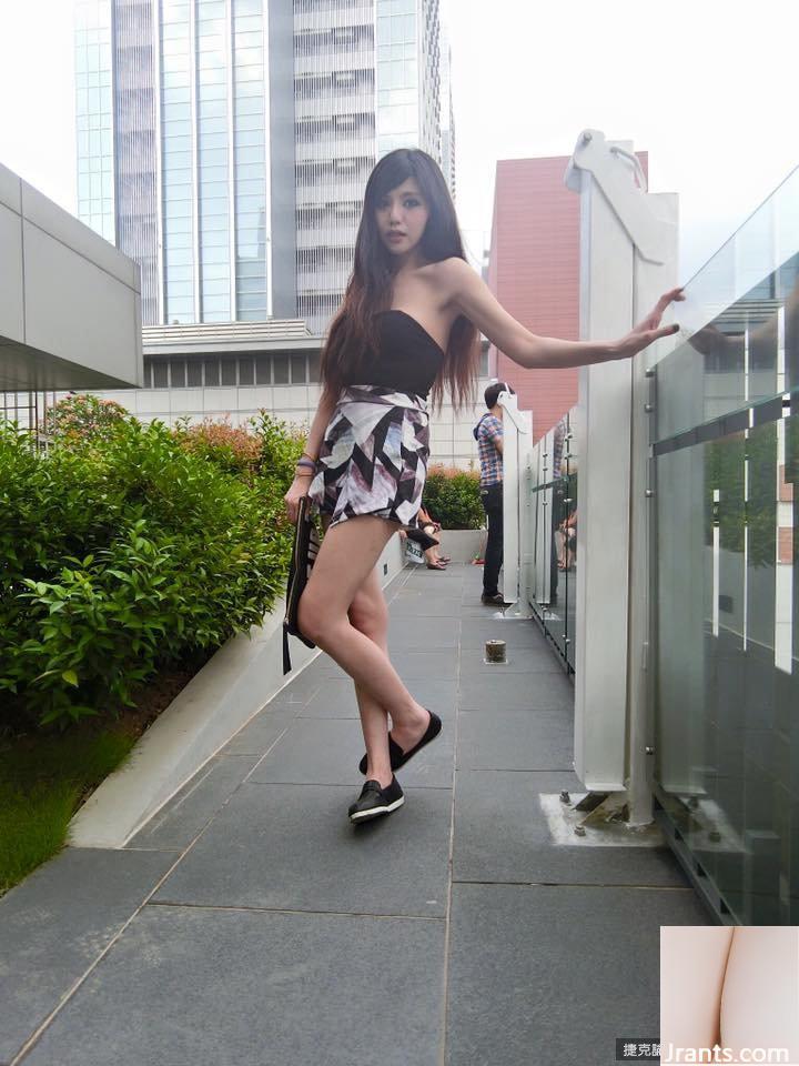 Cô gái có làn da trắng, dáng mảnh mai và đôi chân dài ~ Zhang Rongrong ~ bờ vai thon và bộ ngực thon, thật gợi cảm (61P) - Ảnh 3