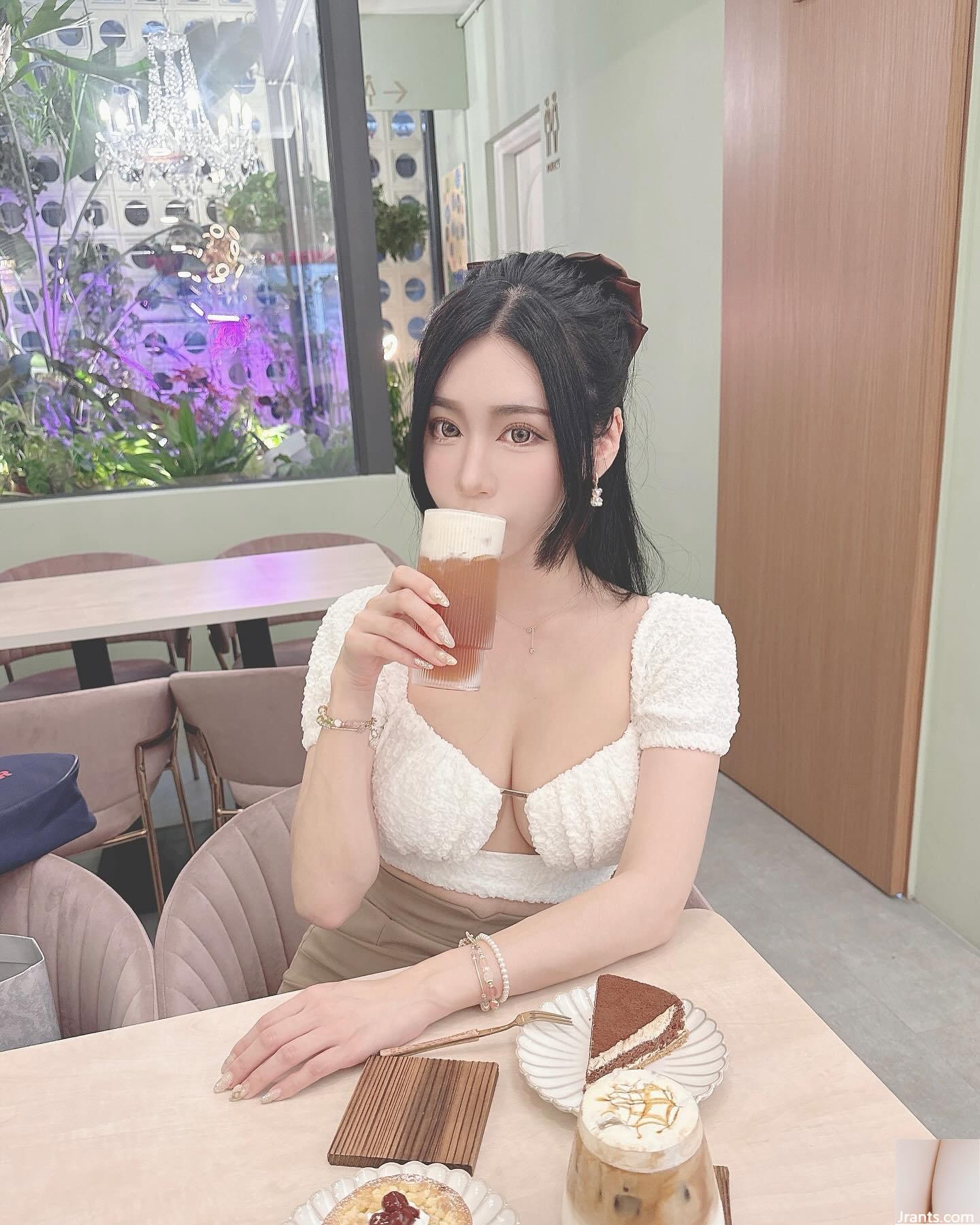 Cô gái xinh đẹp ngọt ngào “Kaiyun” có nụ cười ngọt ngào, sự cám dỗ trong sáng – sự hài lòng đầu tiên (20P) - Ảnh 11