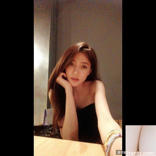 ~Mico Zhang Weichun~ Selfie từ trên xuống dưới lộ rãnh đôi gợi cảm, siêu đẹp (21P) - Ảnh 16