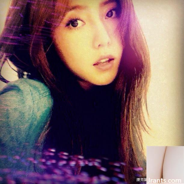 ~Mico Zhang Weichun~ Selfie từ trên xuống dưới lộ rãnh đôi gợi cảm, siêu đẹp (21P) - Ảnh 4