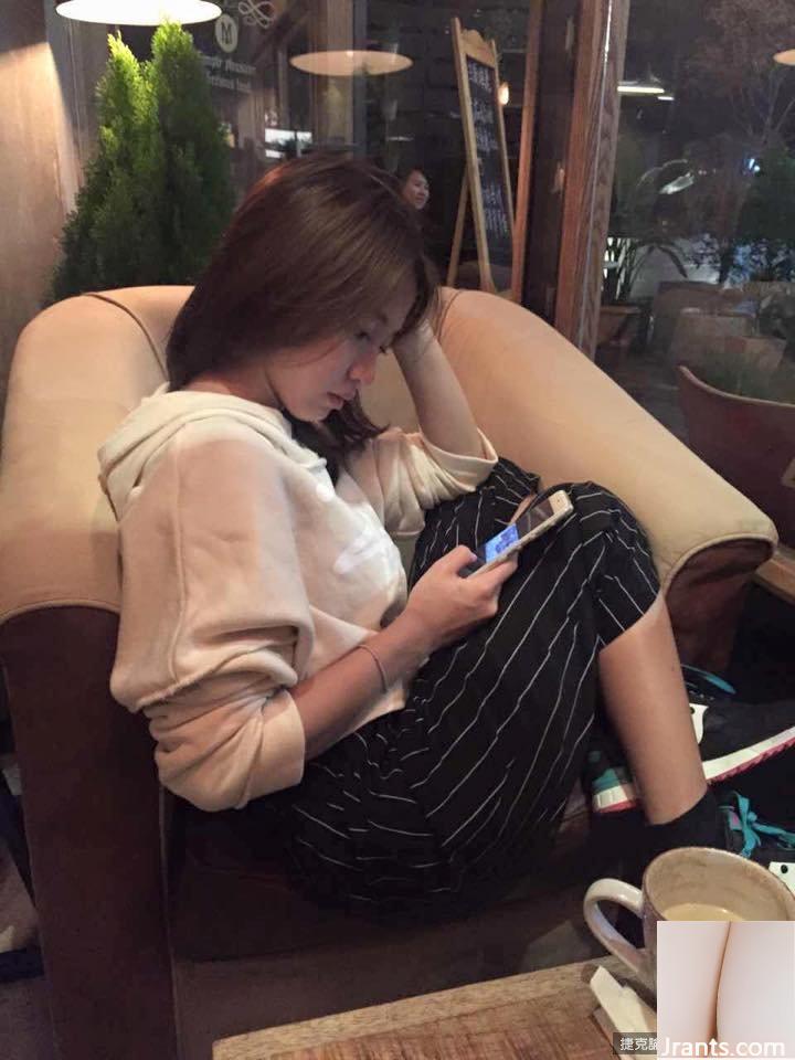 ~Yao Yao (Guo Shuyao)~ Hát trong bộ váy chữ V sâu với bộ ngực khủng (43P) - Ảnh 22