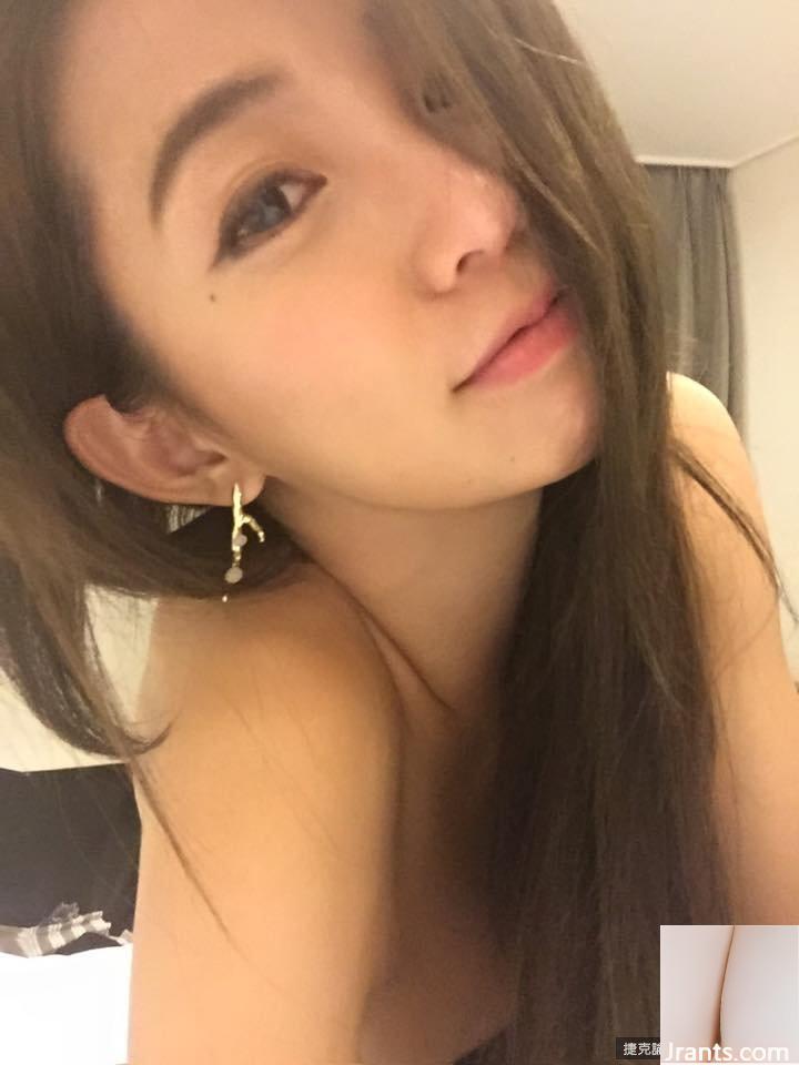 ~Yao Yao (Guo Shuyao)~ Hát trong bộ váy chữ V sâu với bộ ngực khủng (43P) - Ảnh 3