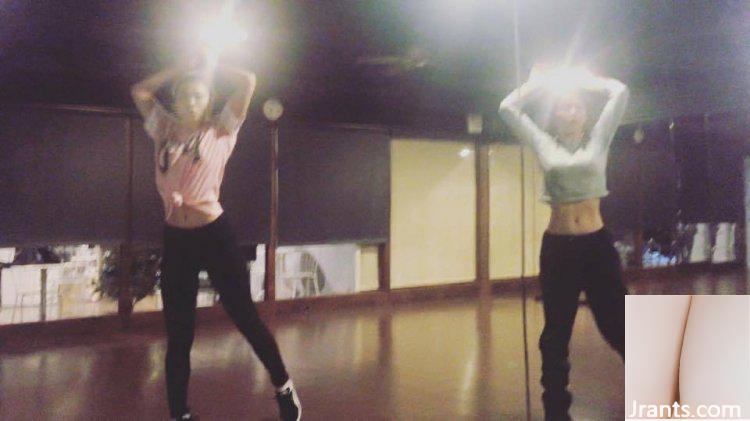 ~Yao Yao (Guo Shuyao)~ Hát trong bộ váy chữ V sâu với bộ ngực khủng (43P) - Ảnh 35